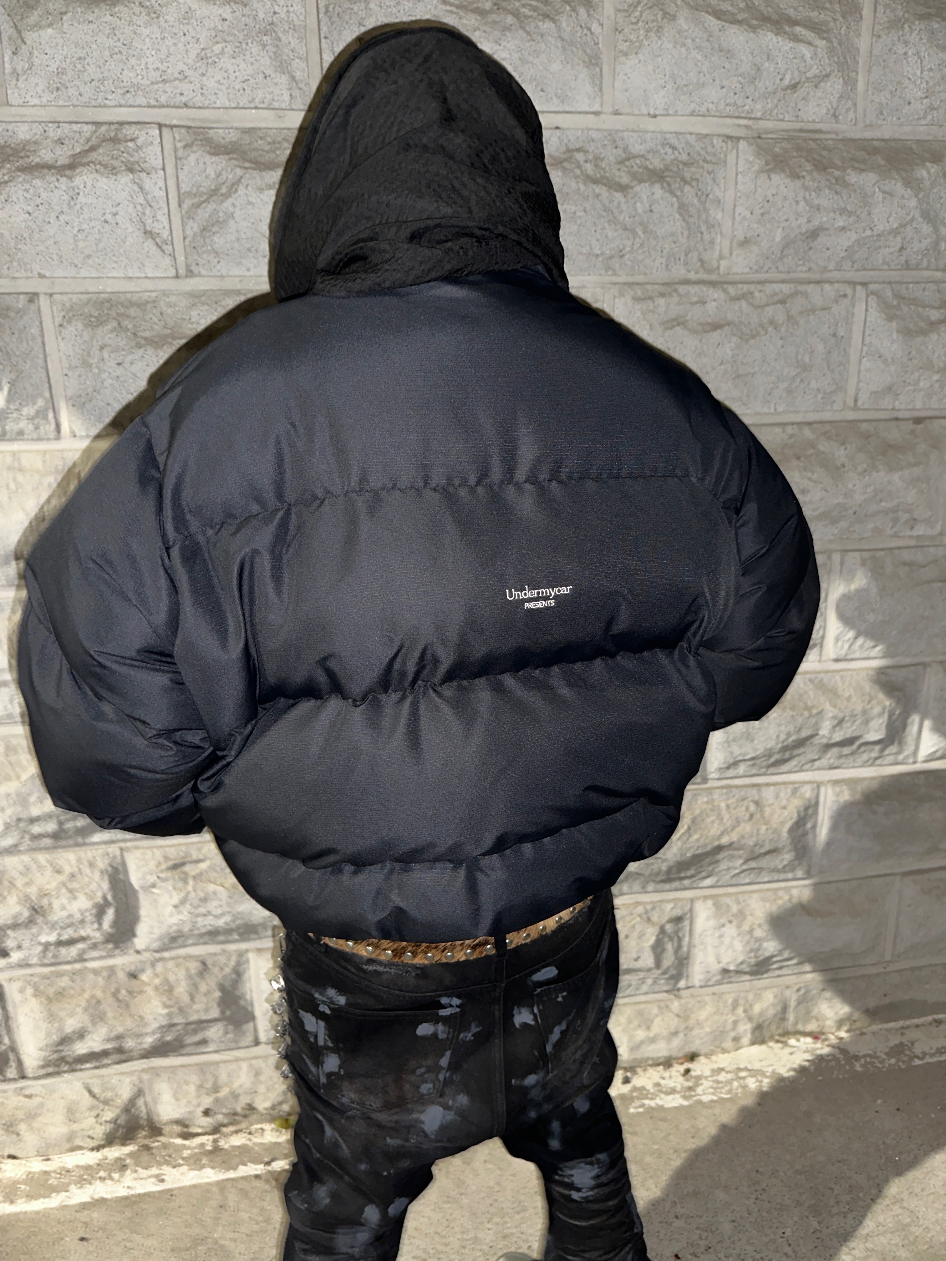 Undermycar Mu.15 Anti Fxxking Logo Play Triple Logo Crop Padding Jacket Black 착용 스타일 - 4