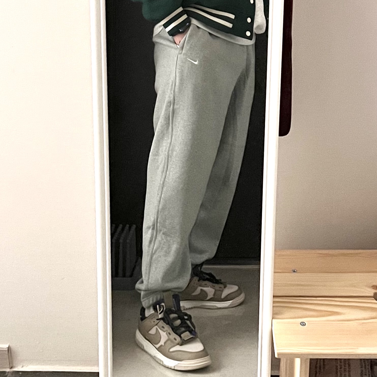 Nike NRG Solo Swoosh Fleece Pants Dark Grey Heather - US/EU, Nike Air Dunk Jumbo Light Orewood Brown Field Purple 착용 스타일