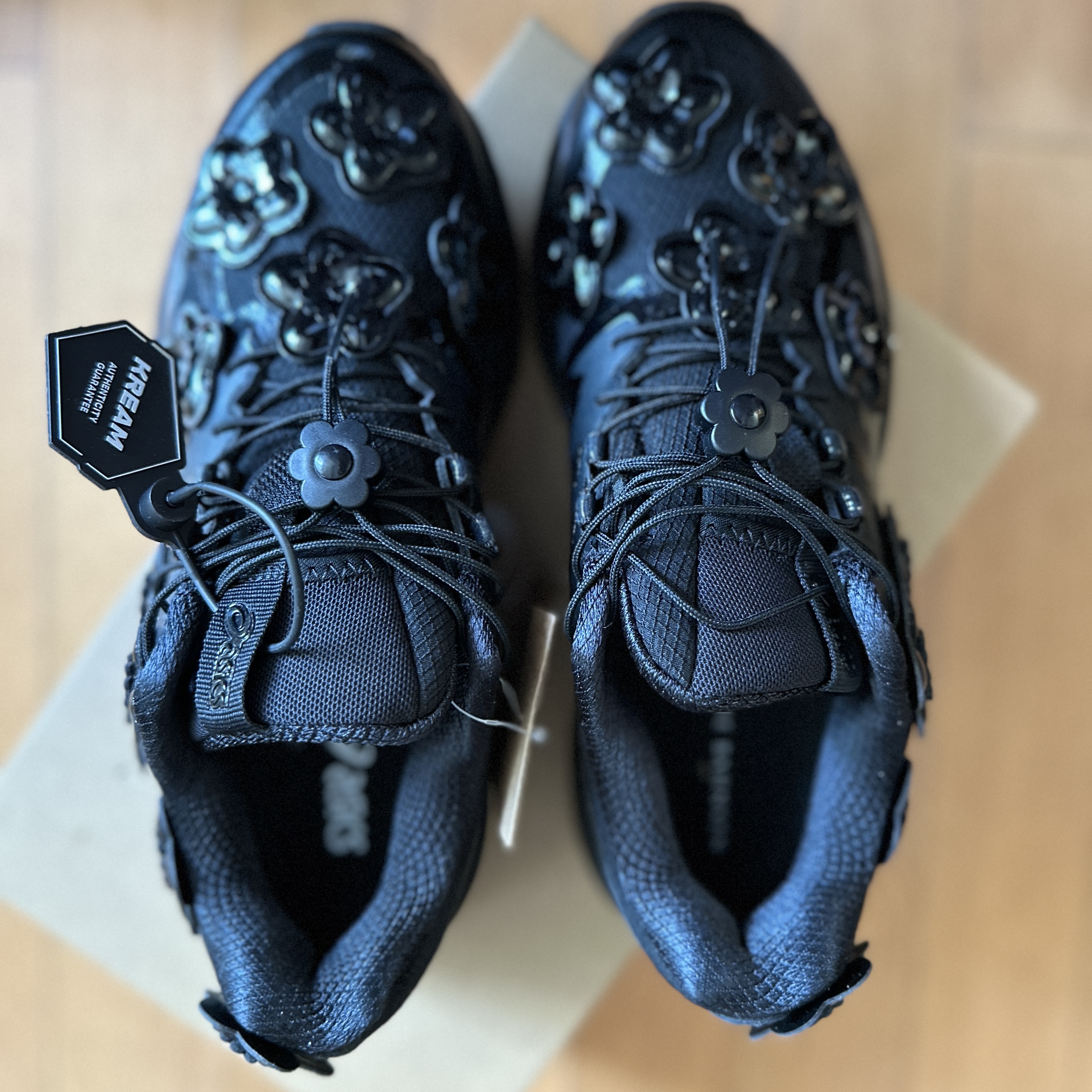 Asics x Cecilie Bahnsen Gel-Terrain Black 착용 스타일