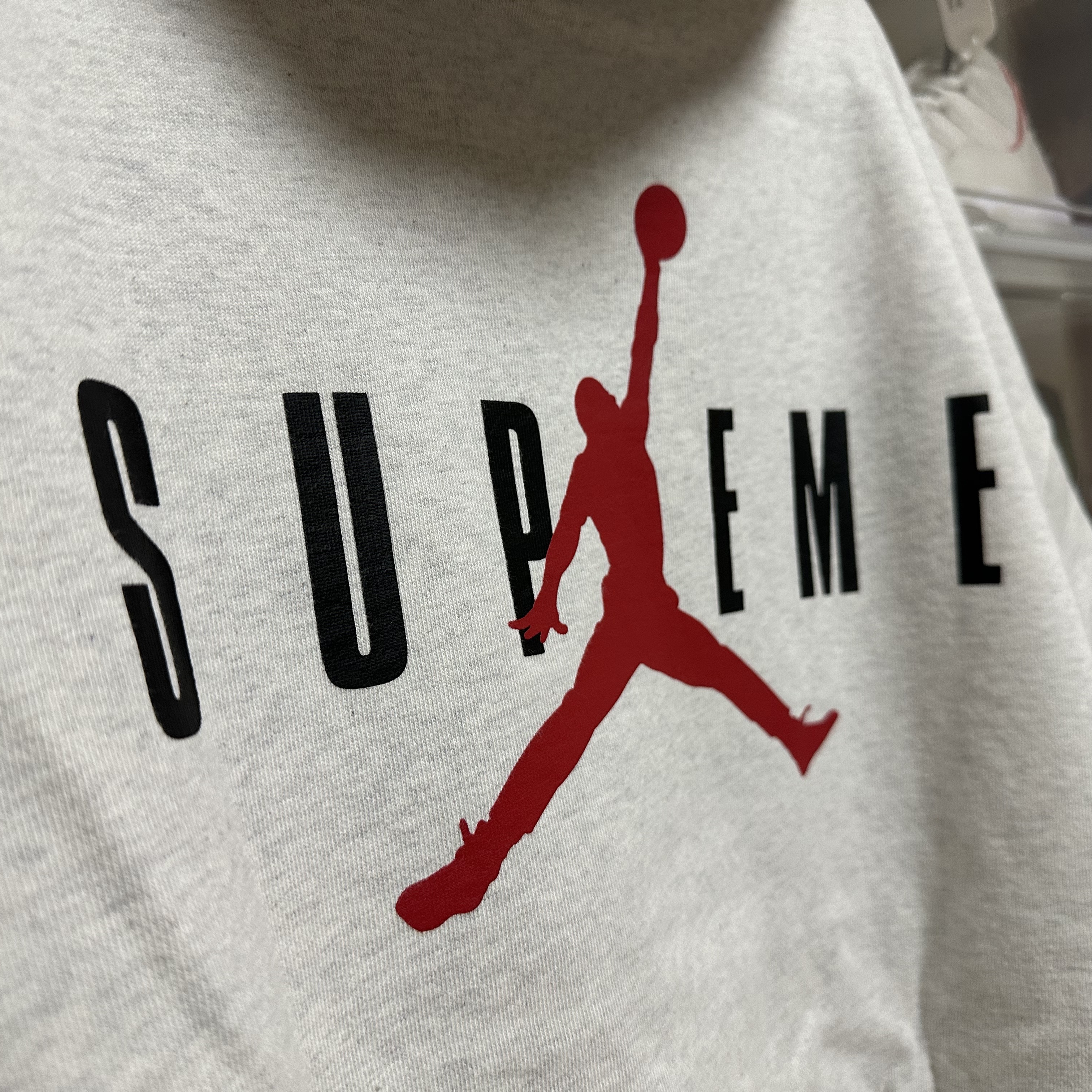 Supreme x Jordan Hooded Sweatshirt Ash Grey - 24FW 착용 스타일 - 3
