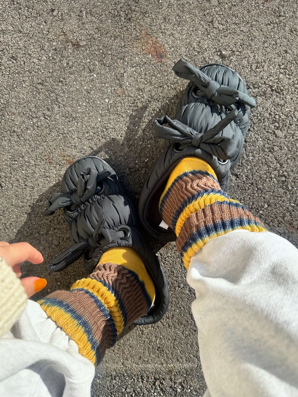 Perverze x Subu Women Multiple Winter Sandal Black - 24FW 착용 스타일