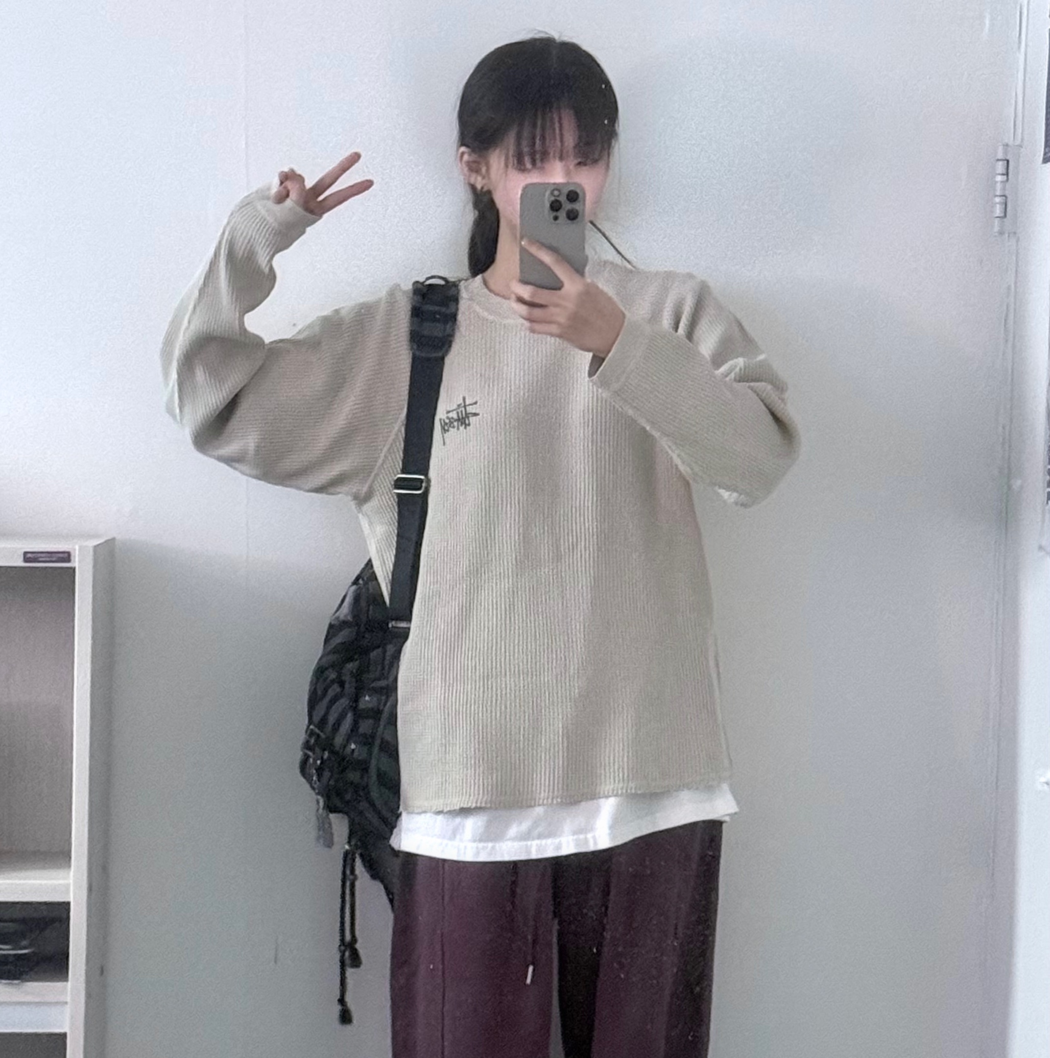 Stussy Raglan Thermal LS Crew Bone 착용 스타일 - 2