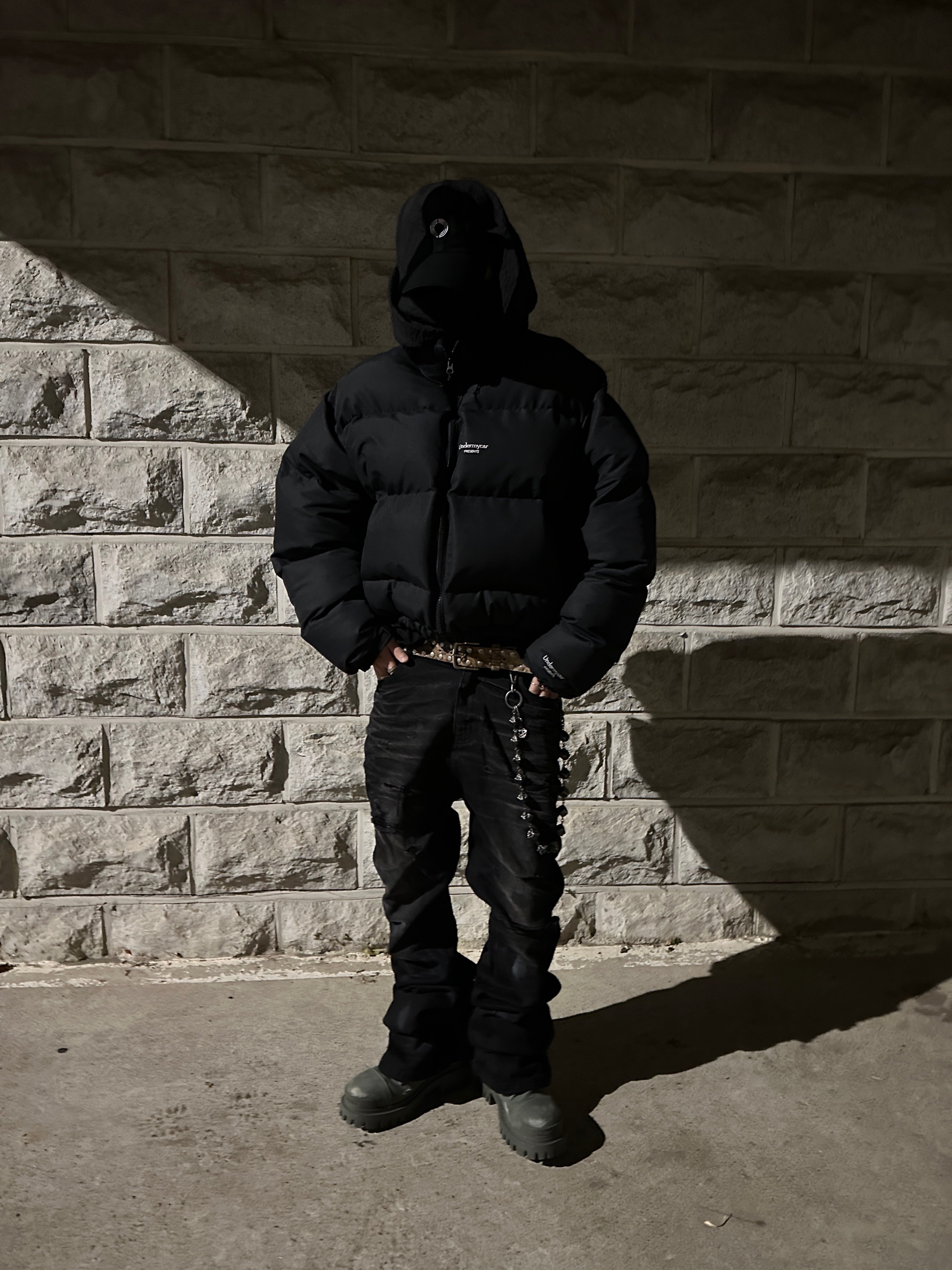 Undermycar Mu.15 Anti Fxxking Logo Play Triple Logo Crop Padding Jacket Black 착용 스타일 - 2