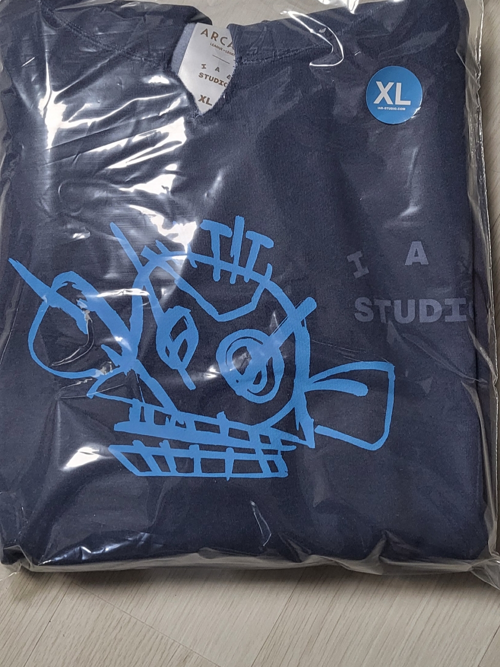 IAB Studio x Arcane Jinx Hoodie Washed Navy Sky Blue 착용 스타일 - 1
