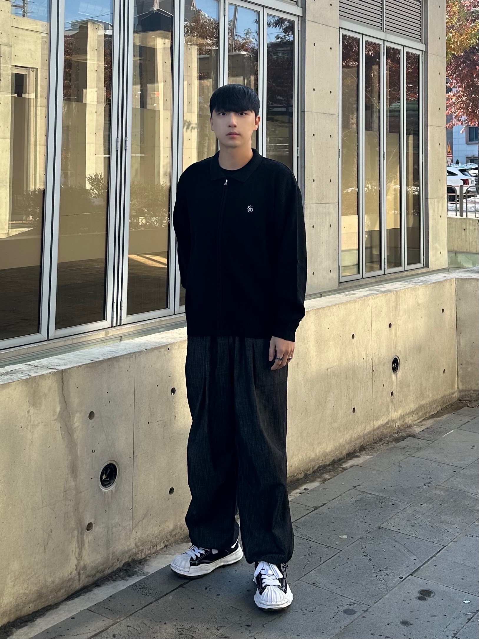 Maison Mihara Yasuhiro Peterson OG Sole Canvas Low Sneakers Black 착용 스타일 - 1