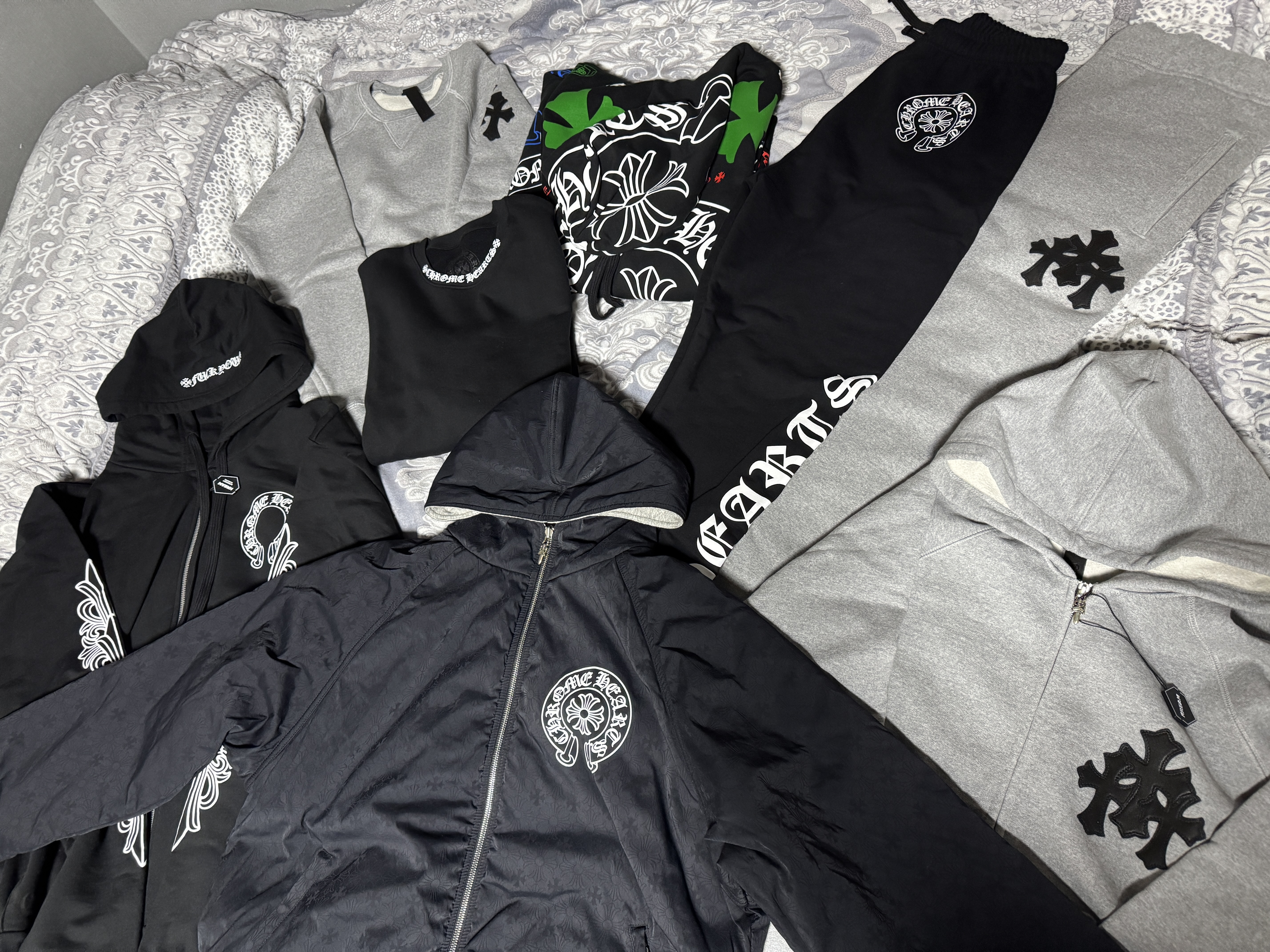 Chrome Hearts Horseshoe Floral Fuck You Logo Fleece Zip-Up Hoodie Black, Chrome Hearts Cross Leather Patch Fleece Zip-Up Hoodie Grey 착용 스타일