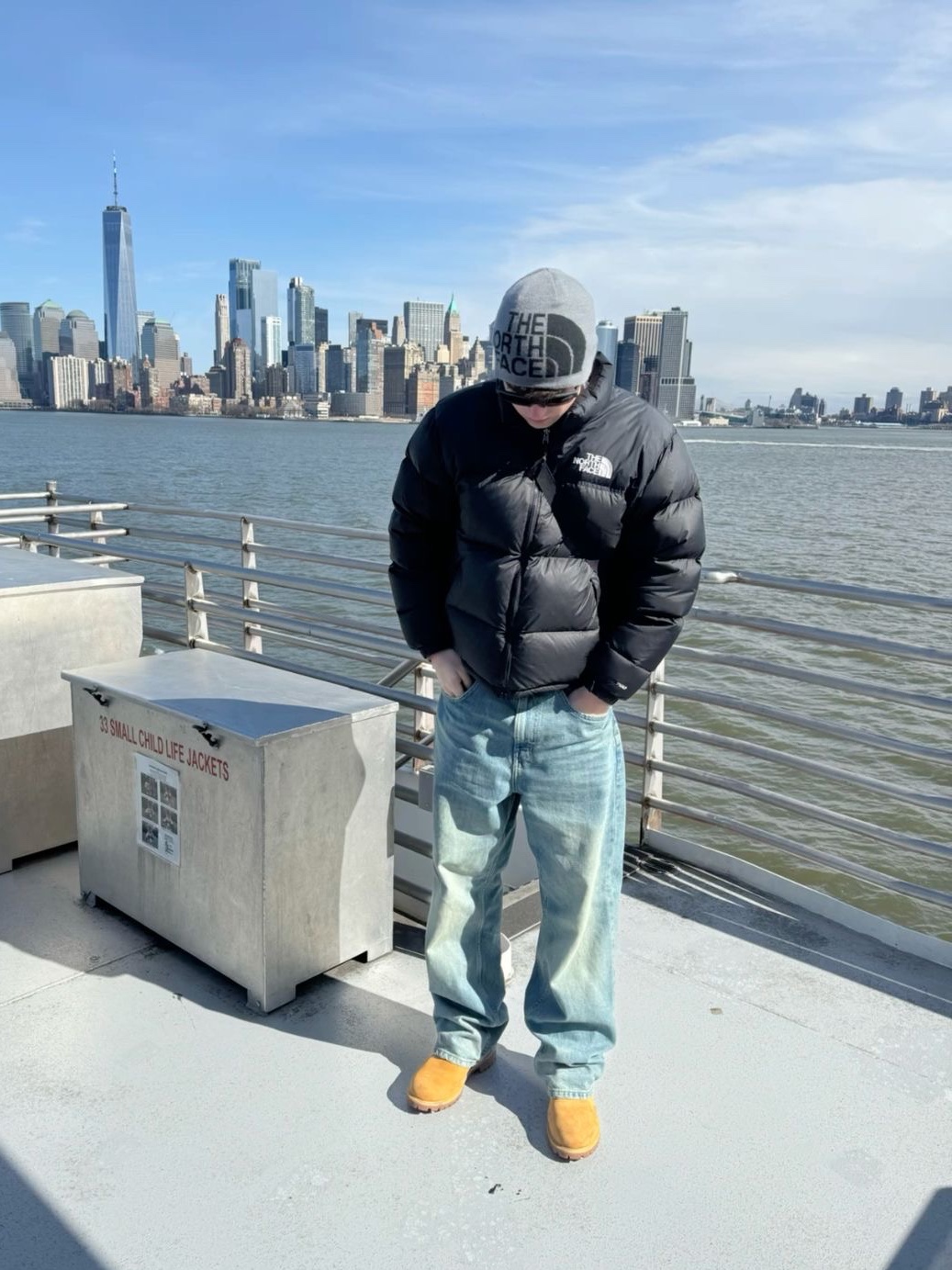 The North Face 1996 Eco Nuptse Jacket Real Black, The North Face White Label Leather Nuptse Down Jacket Dark Brown 착용 스타일 - 3