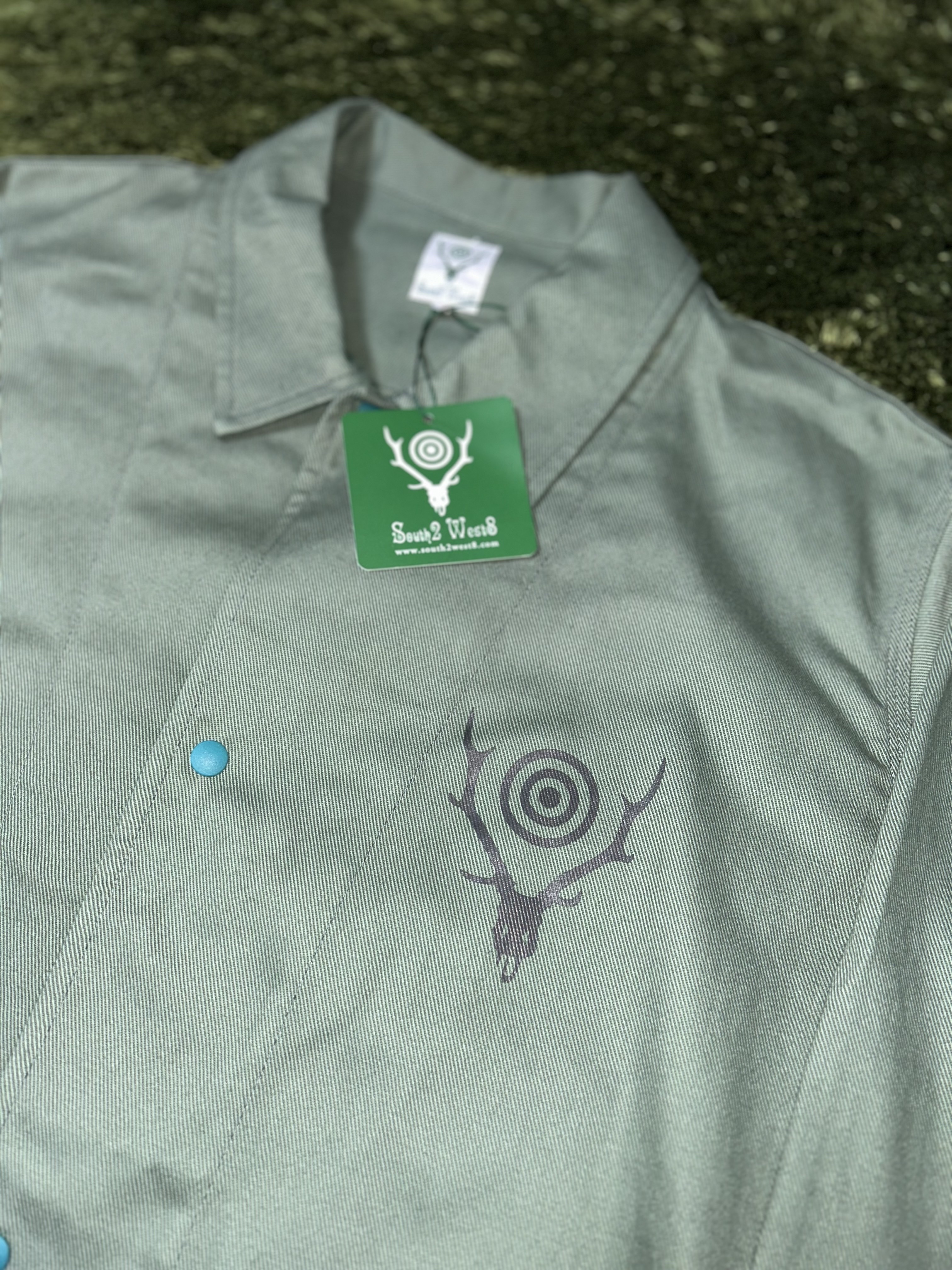 South2 West8 Cotton Twill Coach Jacket Khaki 착용 스타일 - 1