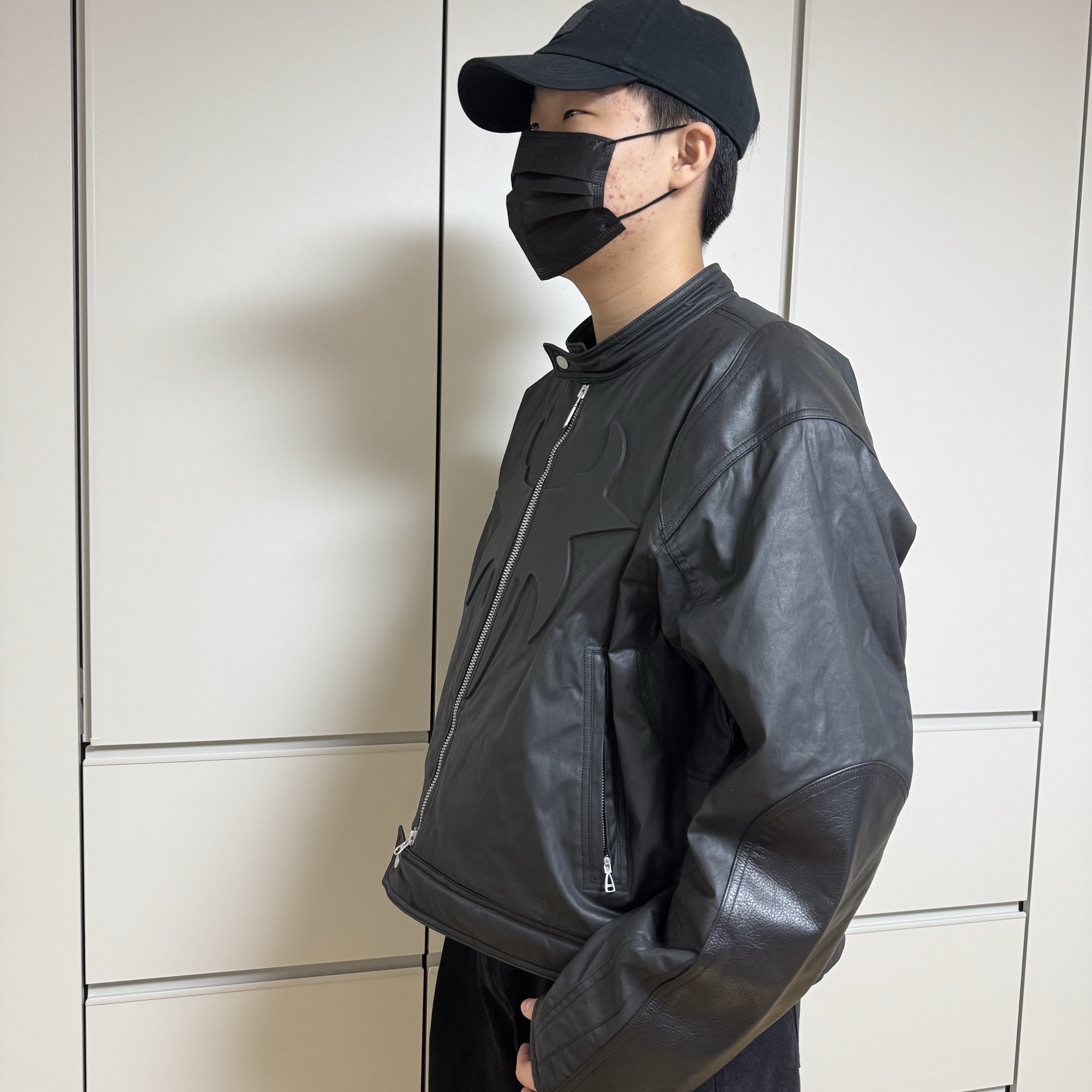 Jordan x Travis Scott Waxed Jacket Black (DZ5474-010) 착용 스타일 - 2