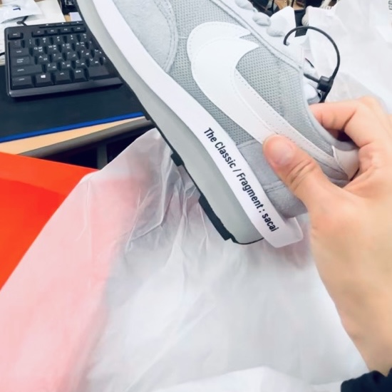 Nike x Sacai x Fragment LDWaffle Light Smoke Grey 착용 스타일