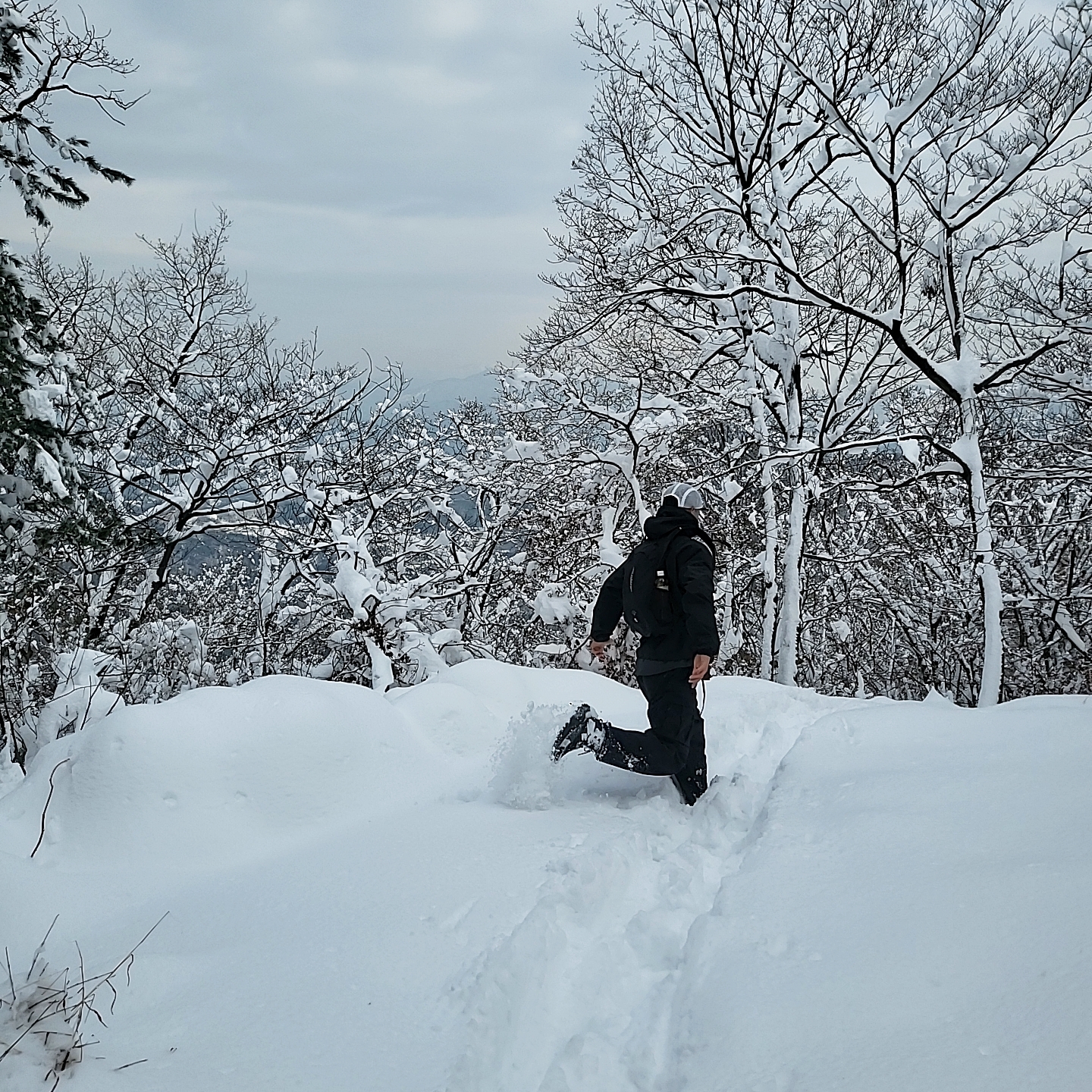 Patagonia Duckbill Cap Black, Nike ACG Smith Summit Cargo Pants Black Anthracite - Asia 착용 스타일 - 2