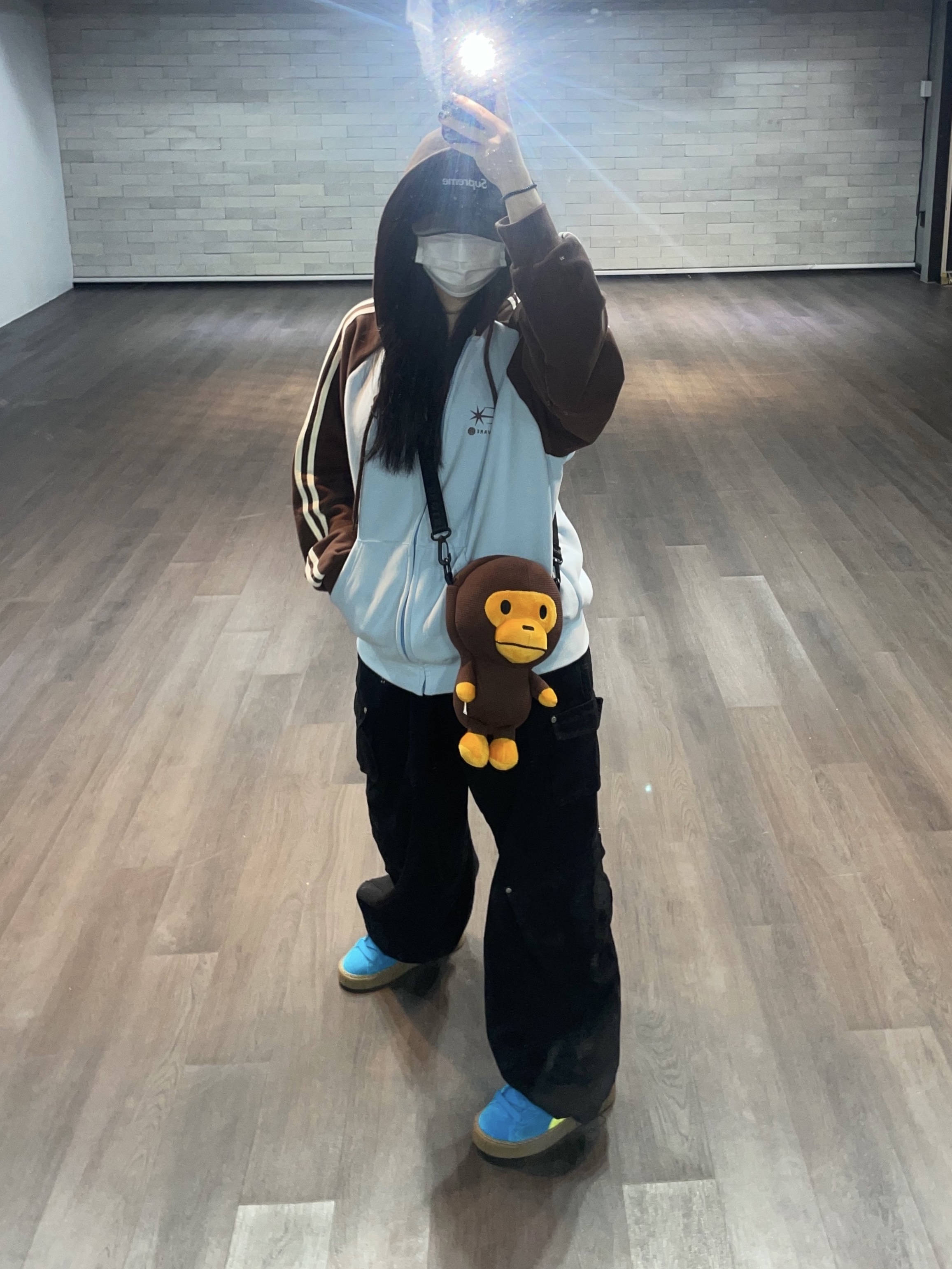 BAPE Baby Milo Plush Cross Bag Brown, Supreme Military Camp Cap Black - 23SS 착용 스타일
