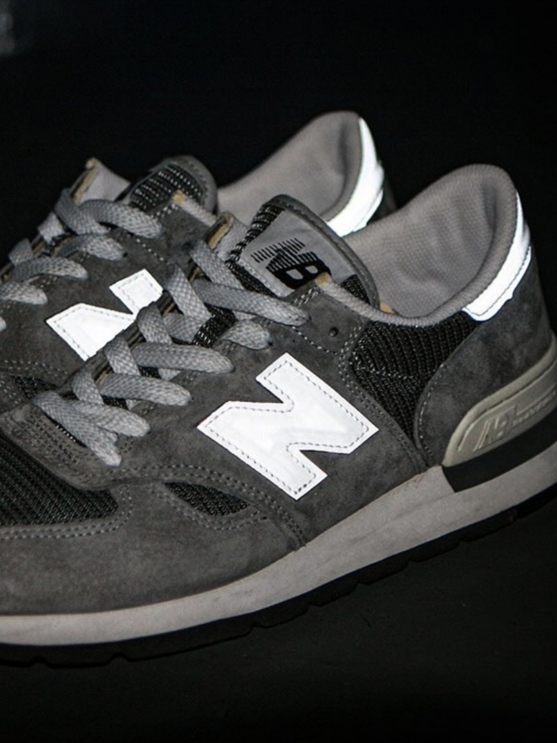 New Balance 990v1 Made in USA Grey White 착용 스타일 - 3