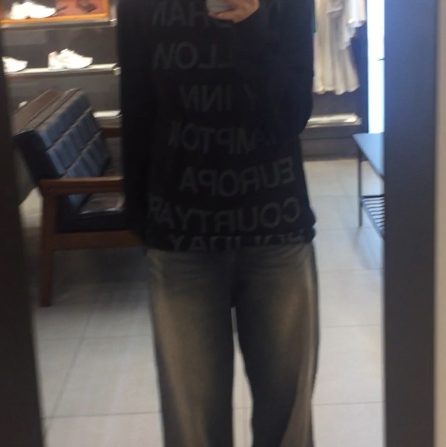 [KREAM 단독] Safarispot Highway Inn LS T-Shirt Black White 착용 스타일 - 1