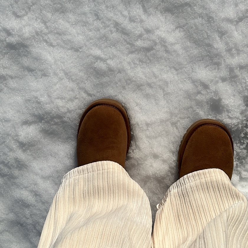 (W) UGG Classic Ultra Mini Boots Chestnut 착용 스타일