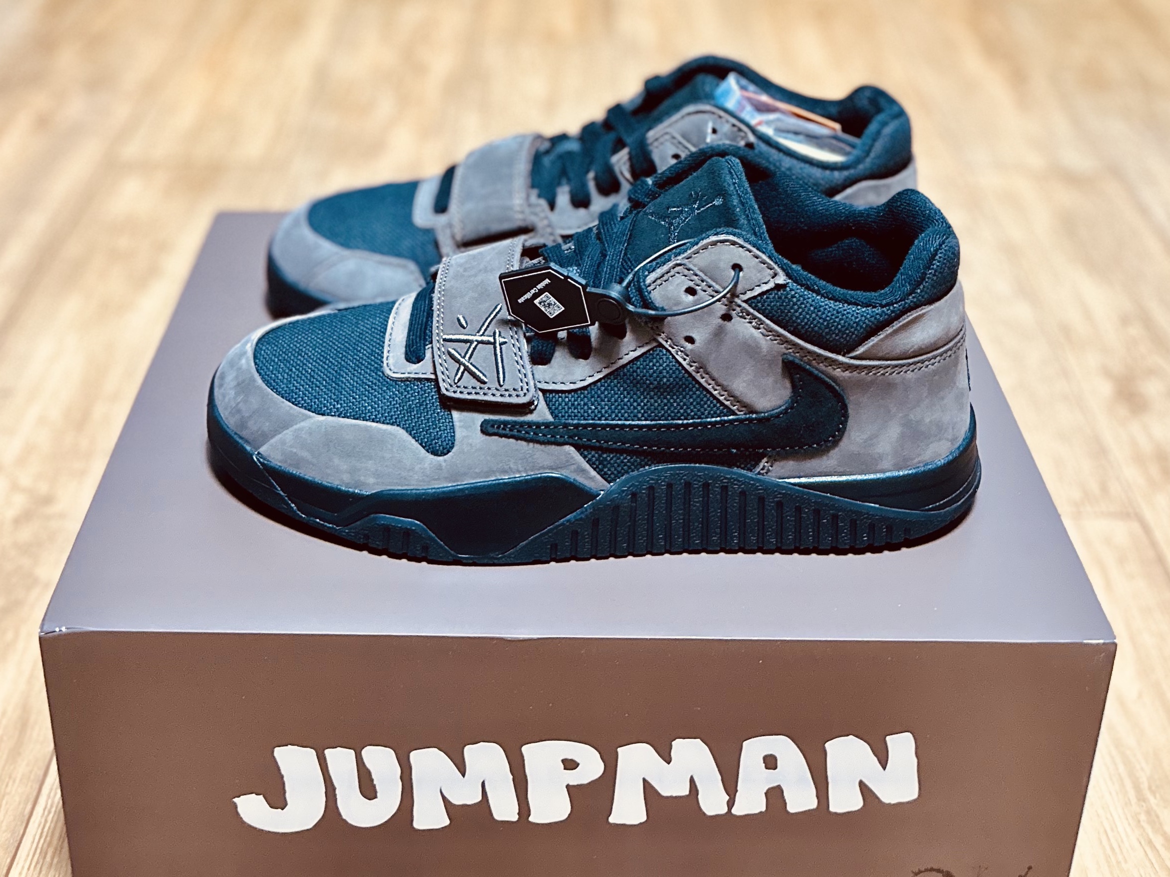 Jordan x Travis Scott Jumpman Jack TR Black and Dark Mocha 착용 스타일