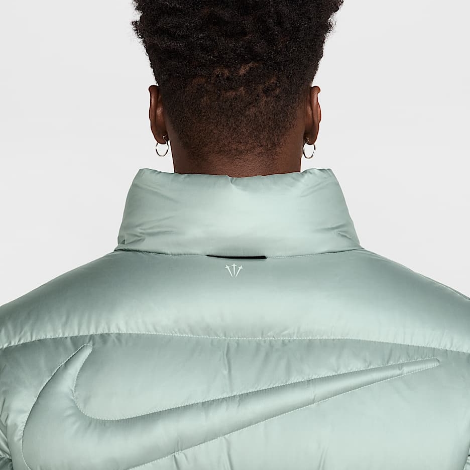 Nike x Drake Nocta Sunset Puffer Jacket Mica Green Cyber (FN8196-330) 착용 스타일 - 3