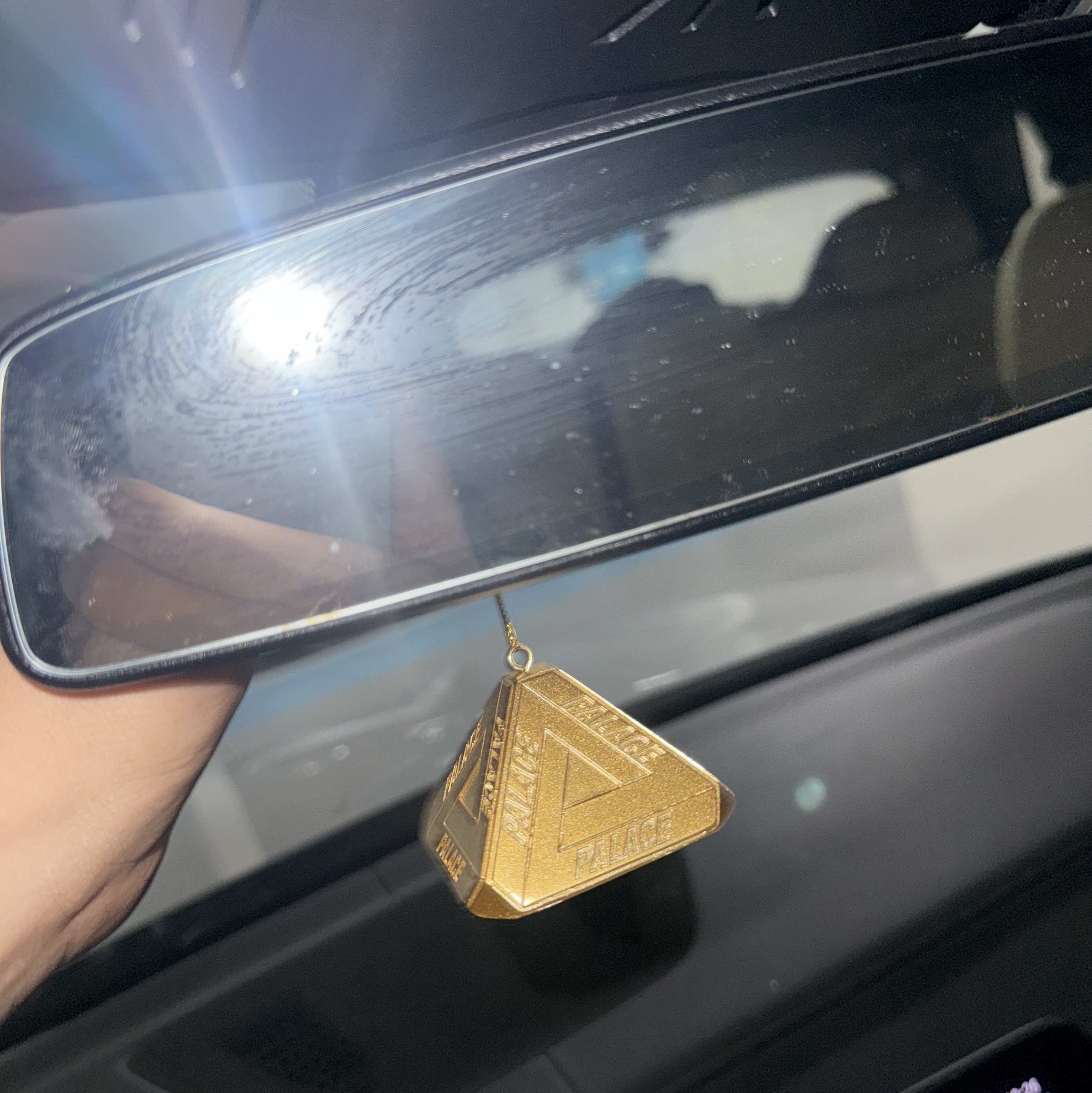 Palace 3D Tri-Ferg Bauble Gold - 24FW 착용 스타일 - 3