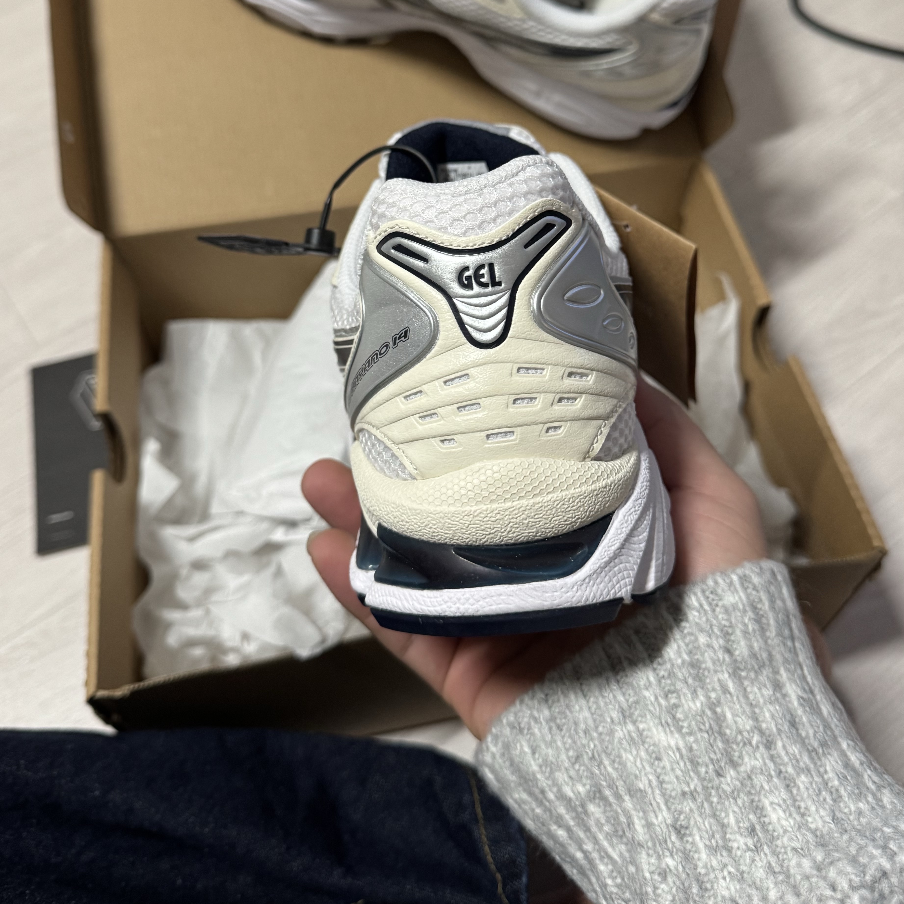 (W) Asics Gel-Kayano 14 White Midnight 착용 스타일 - 1
