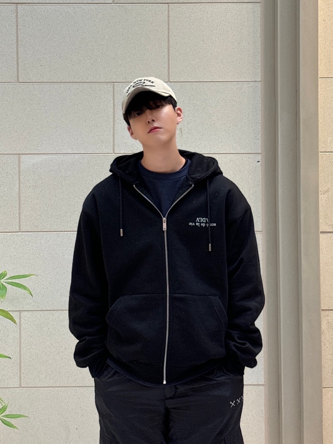 Adidas Superstar 82 Black White 착용 스타일 - 4