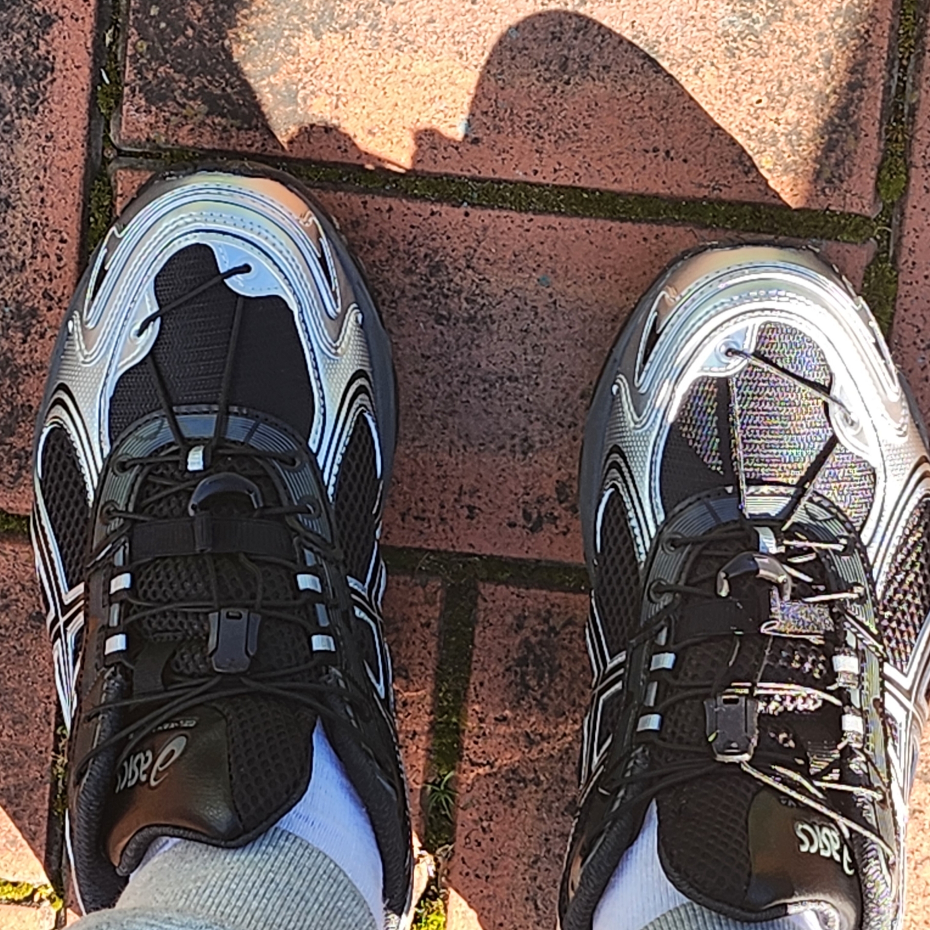 Asics Gel-Kahana TR V4 Carbon Black 착용 스타일
