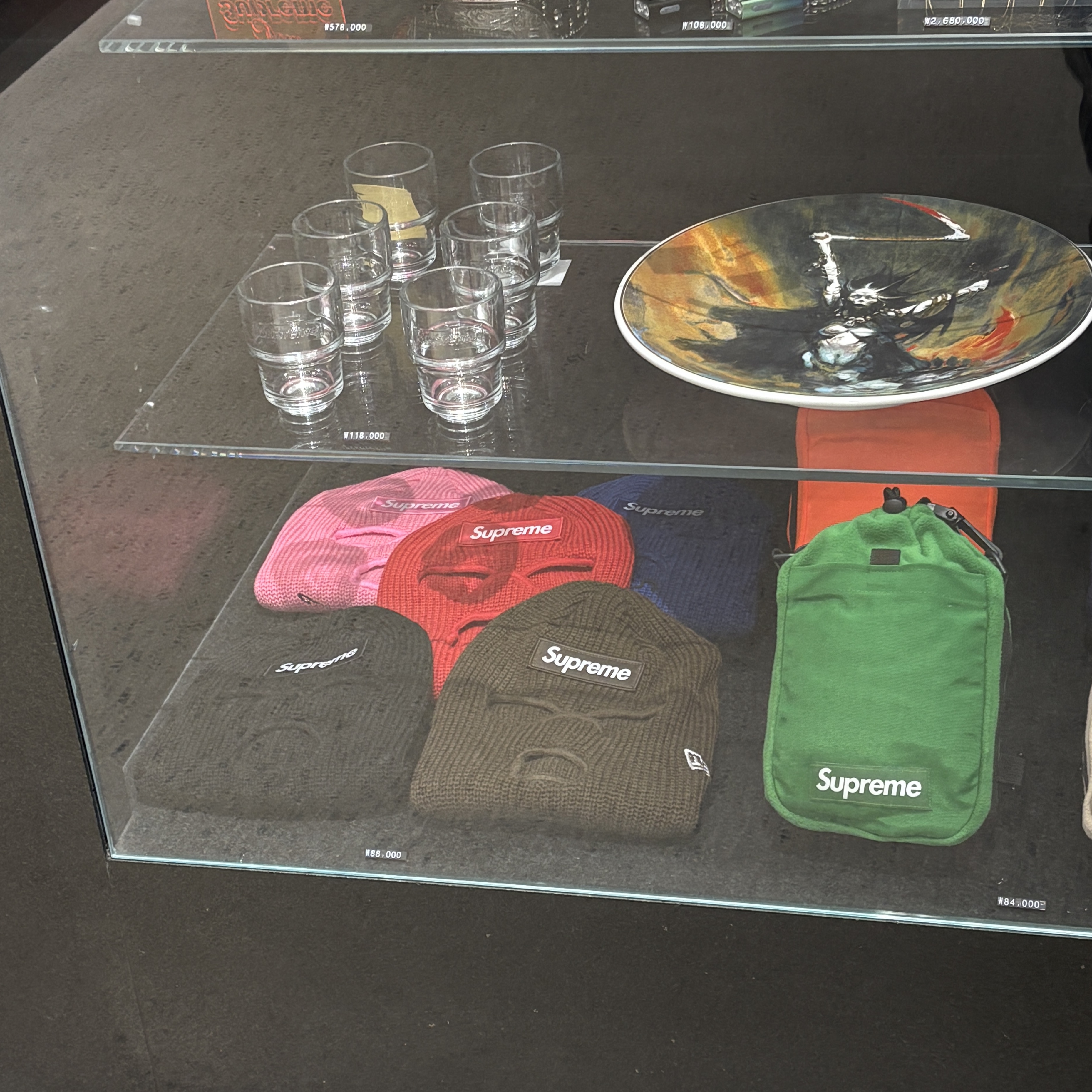 Supreme New Era Box Logo Balaclava Black - 24FW, Supreme New Era Box Logo Balaclava Pink - 24FW 착용 스타일