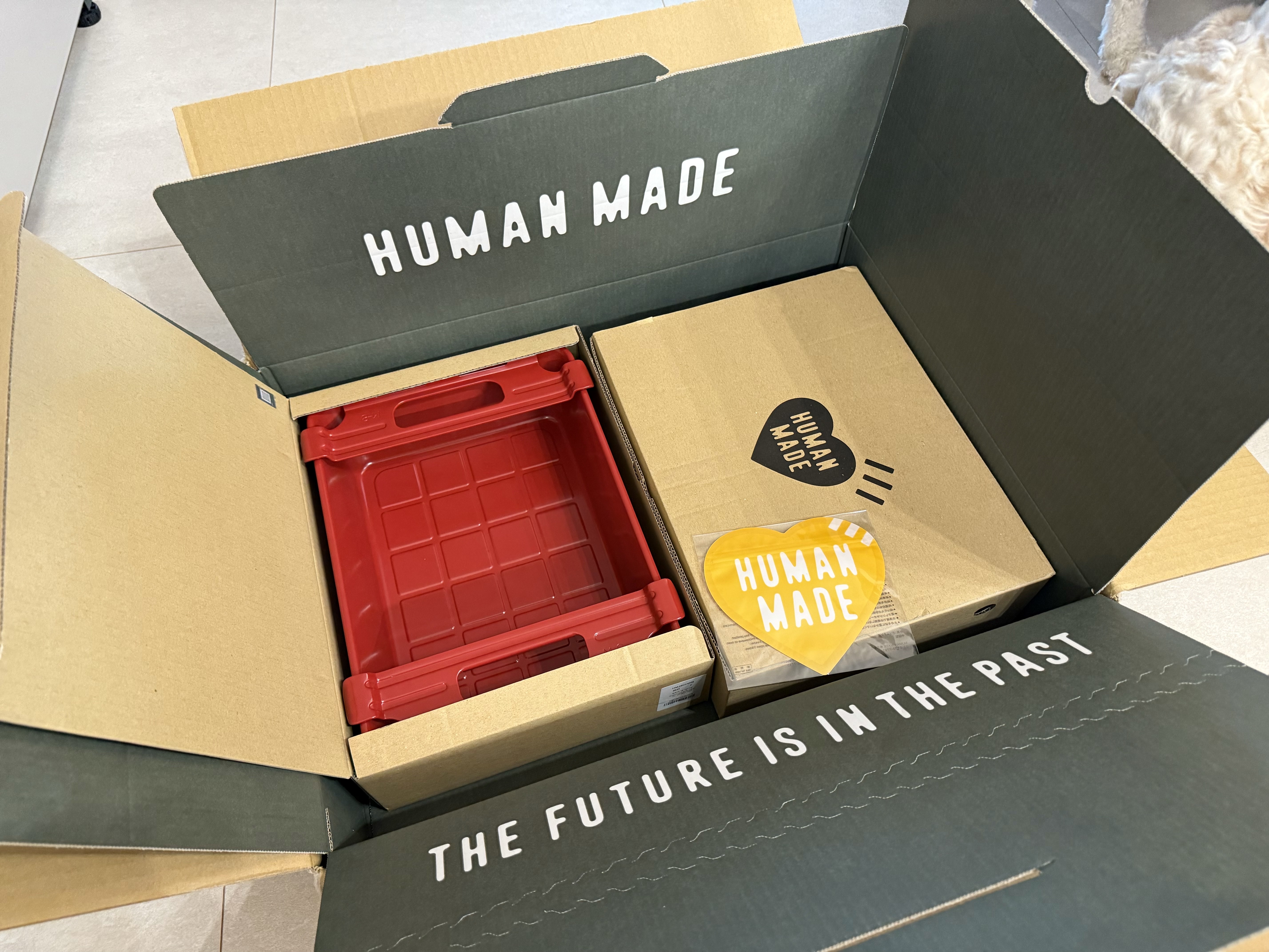 Human Made Steel Stacking Box Red, Human Made Steel Stacking Box Beige 착용 스타일 - 5