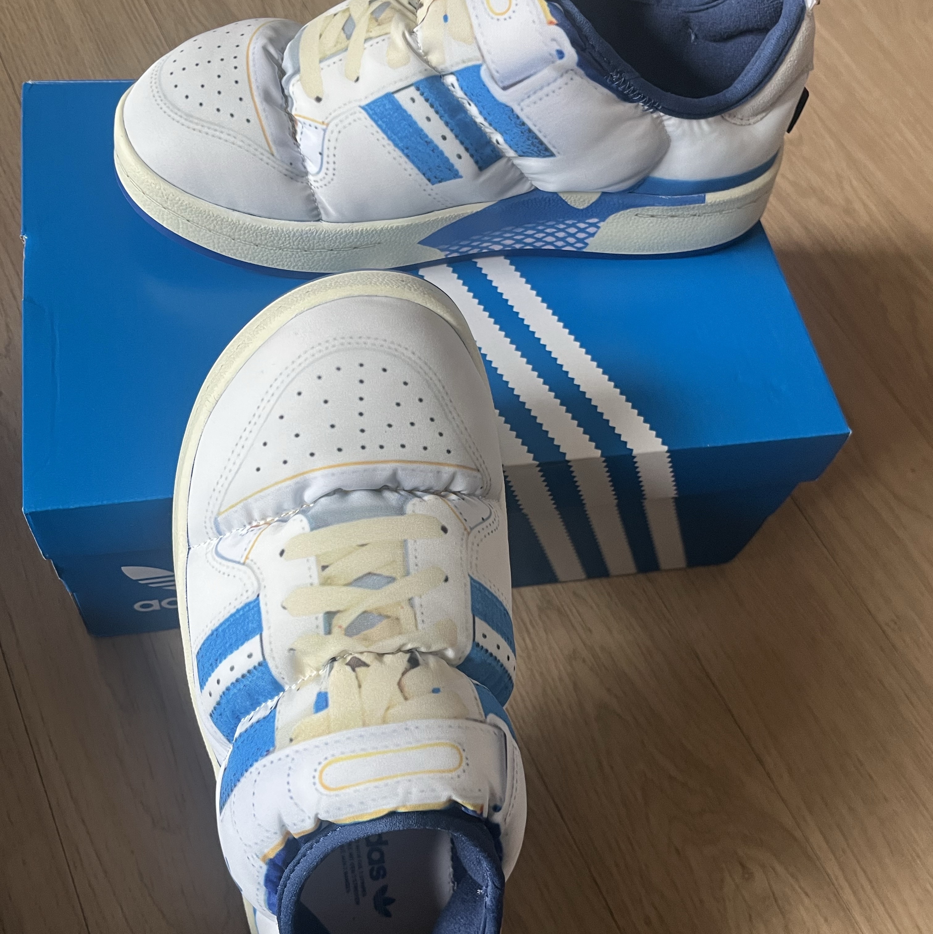 Adidas Puffylette Forum 84 Cloud White 착용 스타일