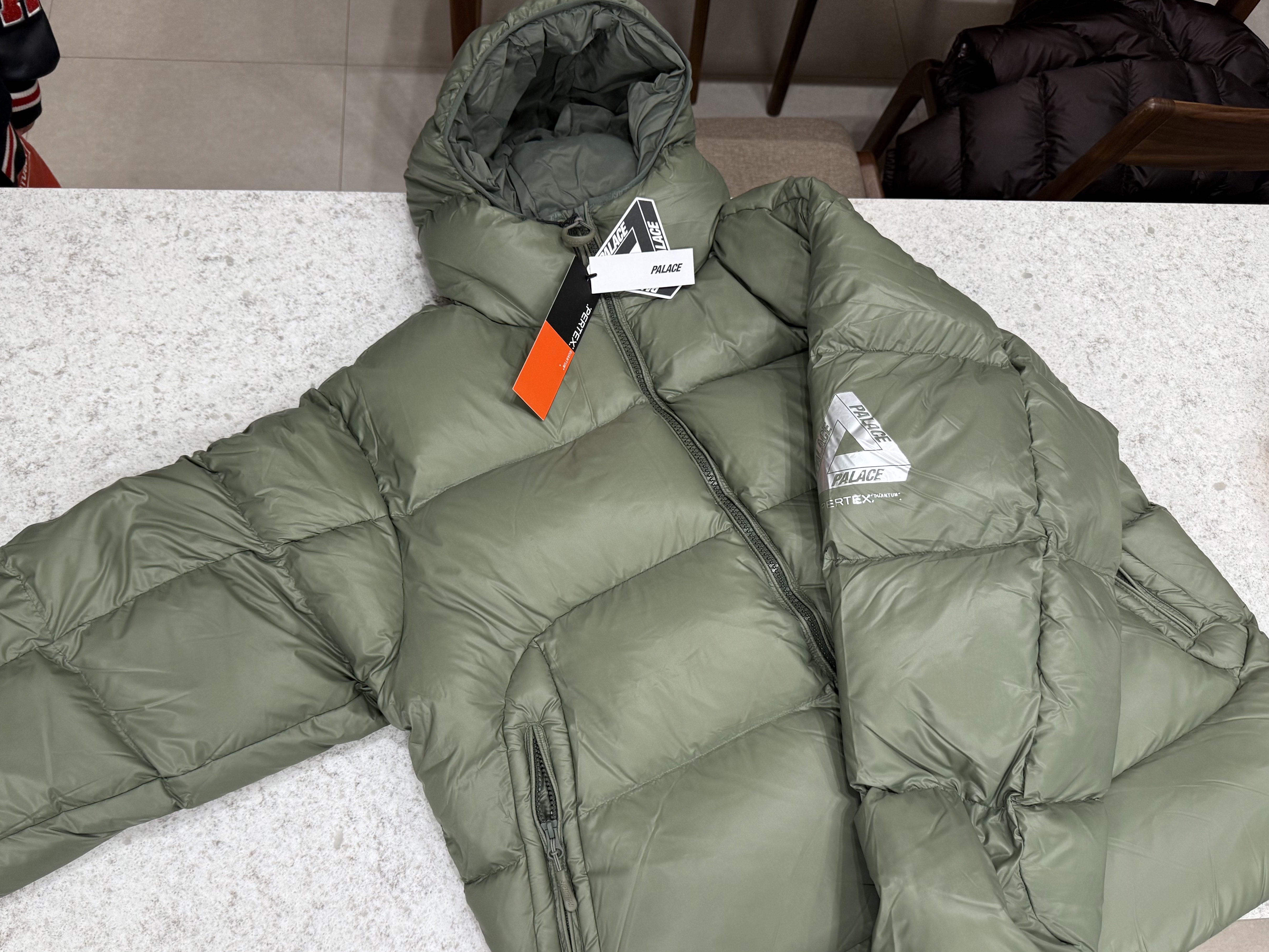 Palace Pertex Opaque Balaclava Puffa Green - 24FW 착용 스타일 - 1