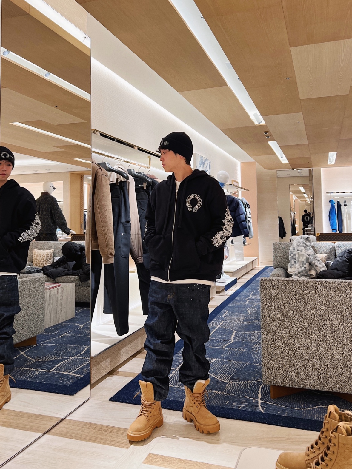Chrome Hearts Horseshoe Floral Hoodie Black, Chrome Hearts Horseshoe Floral Fleece Zip-Up Hoodie Black 착용 스타일 - 6
