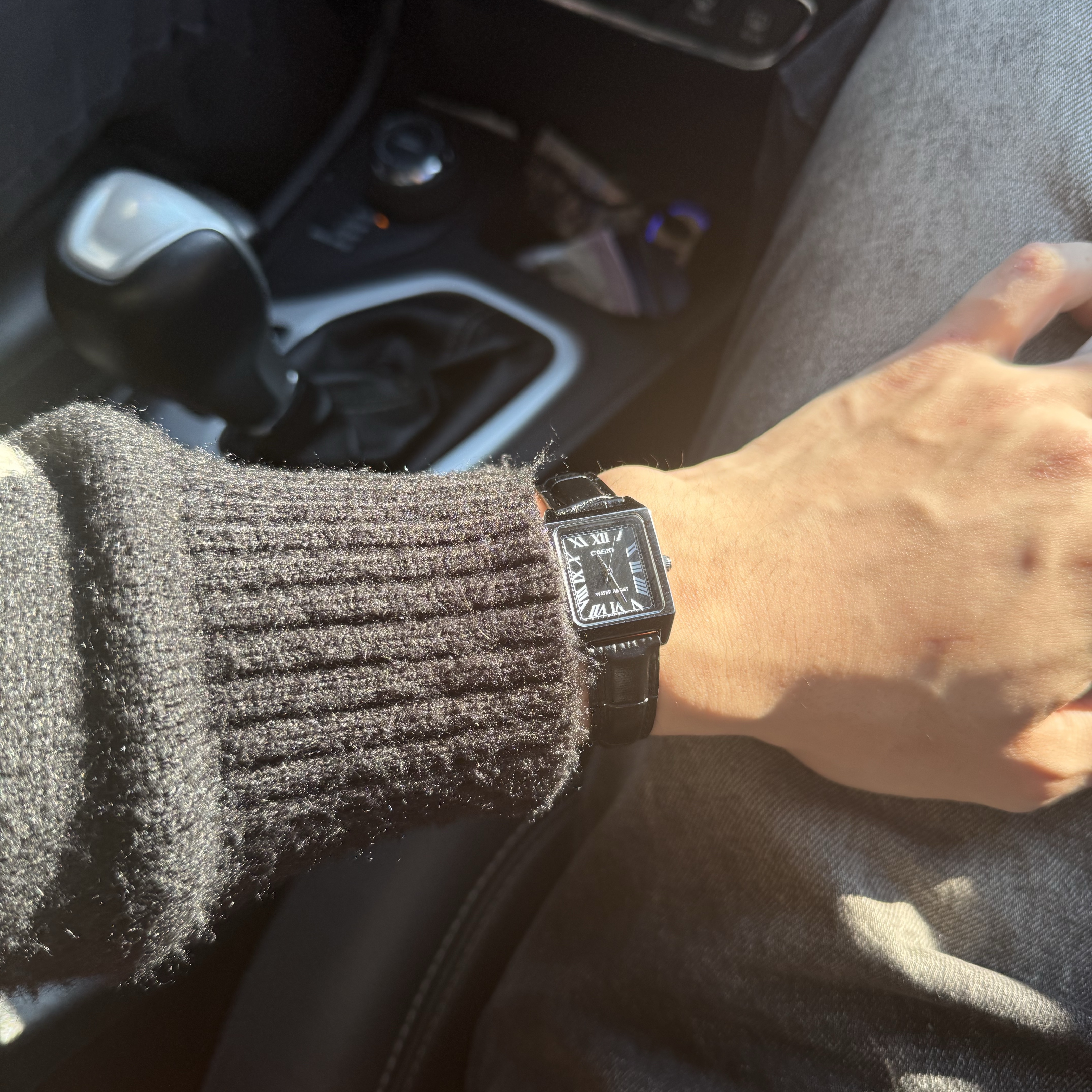 Casio LTP-V007L-1B 착용 스타일