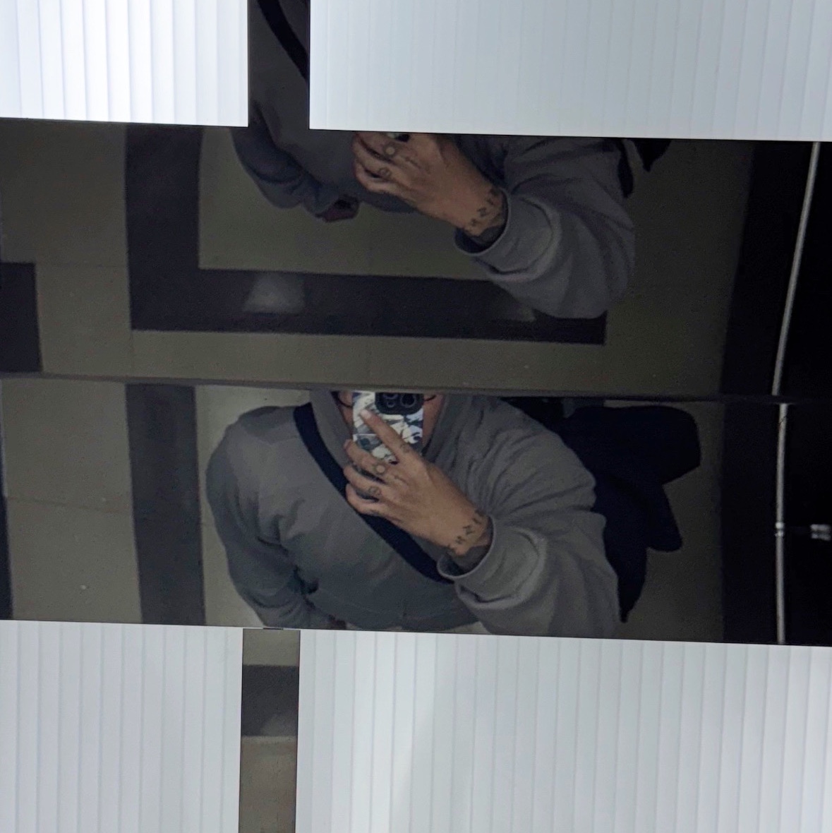 Yeezy YZY Zip-Up Hoodie Grey 착용 스타일