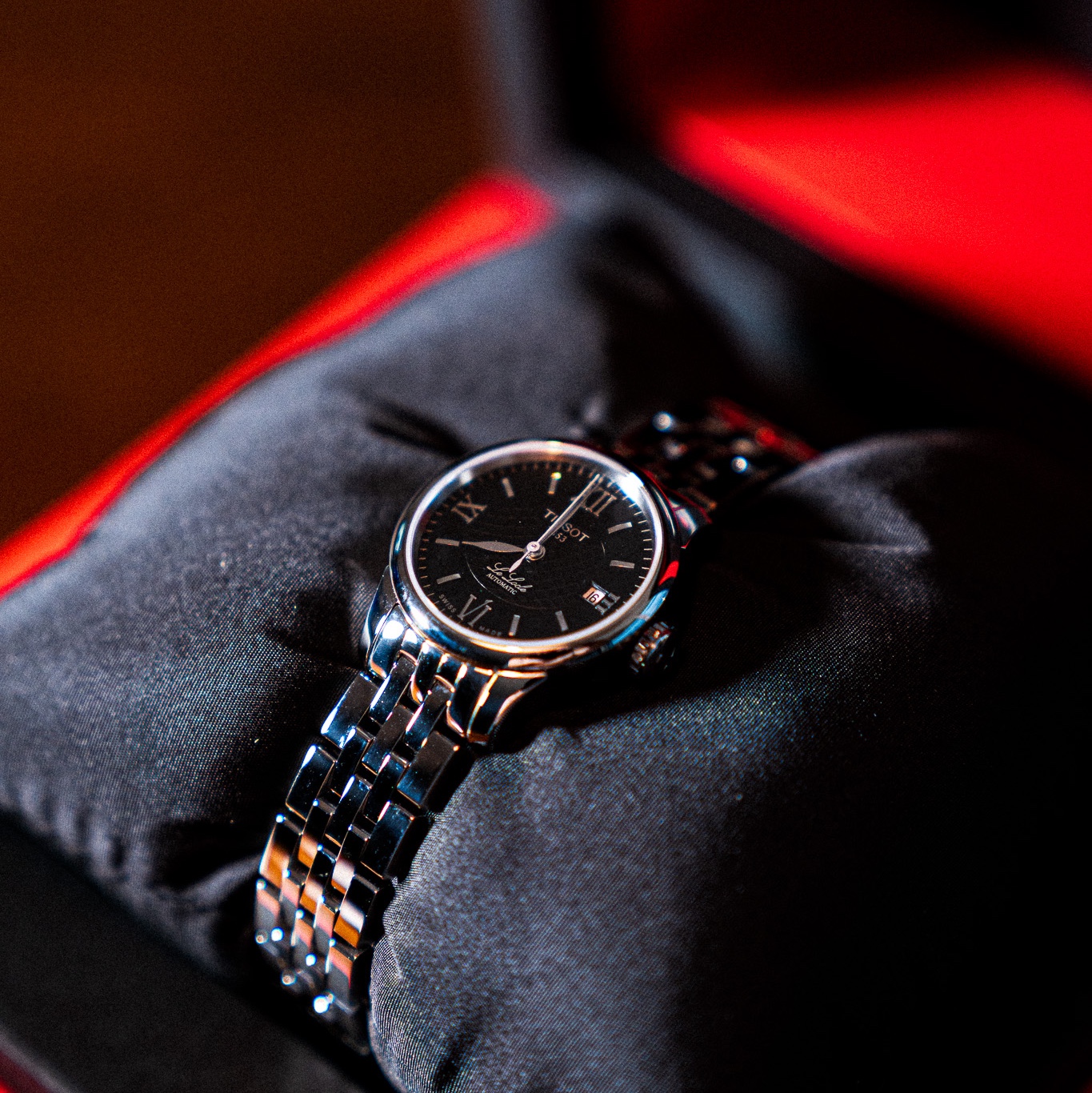 Tissot Le Locle Automatic Small Lady 25.3mm Steel Black 착용 스타일 - 2