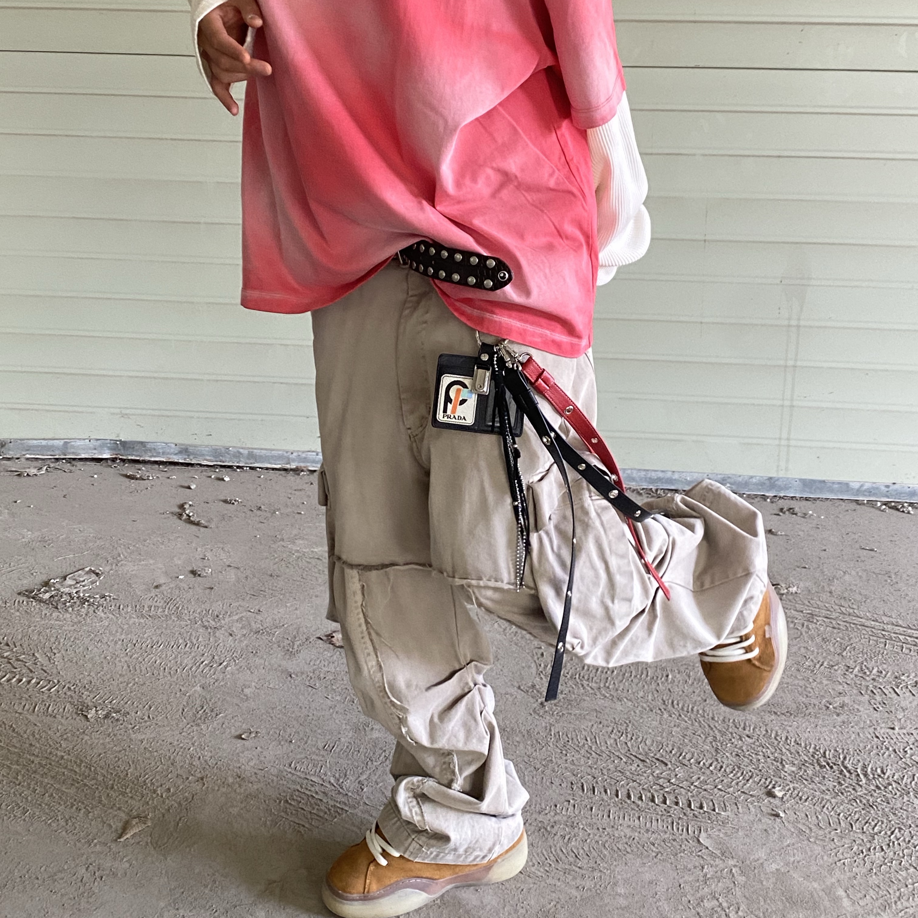 ERL Vamp Skate Shoe Natural Brown, Nonnod Back Detail T-Shirt Deep Pink 착용 스타일 - 3