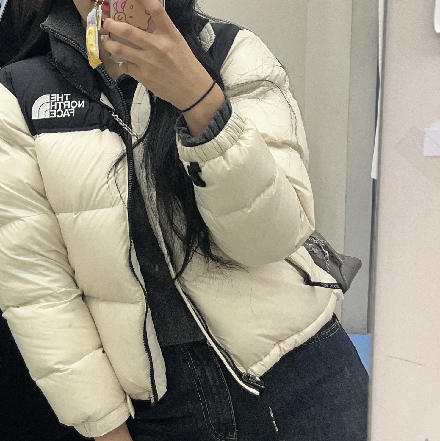 The North Face 1996 Eco Nuptse Jacket Cream 착용 스타일
