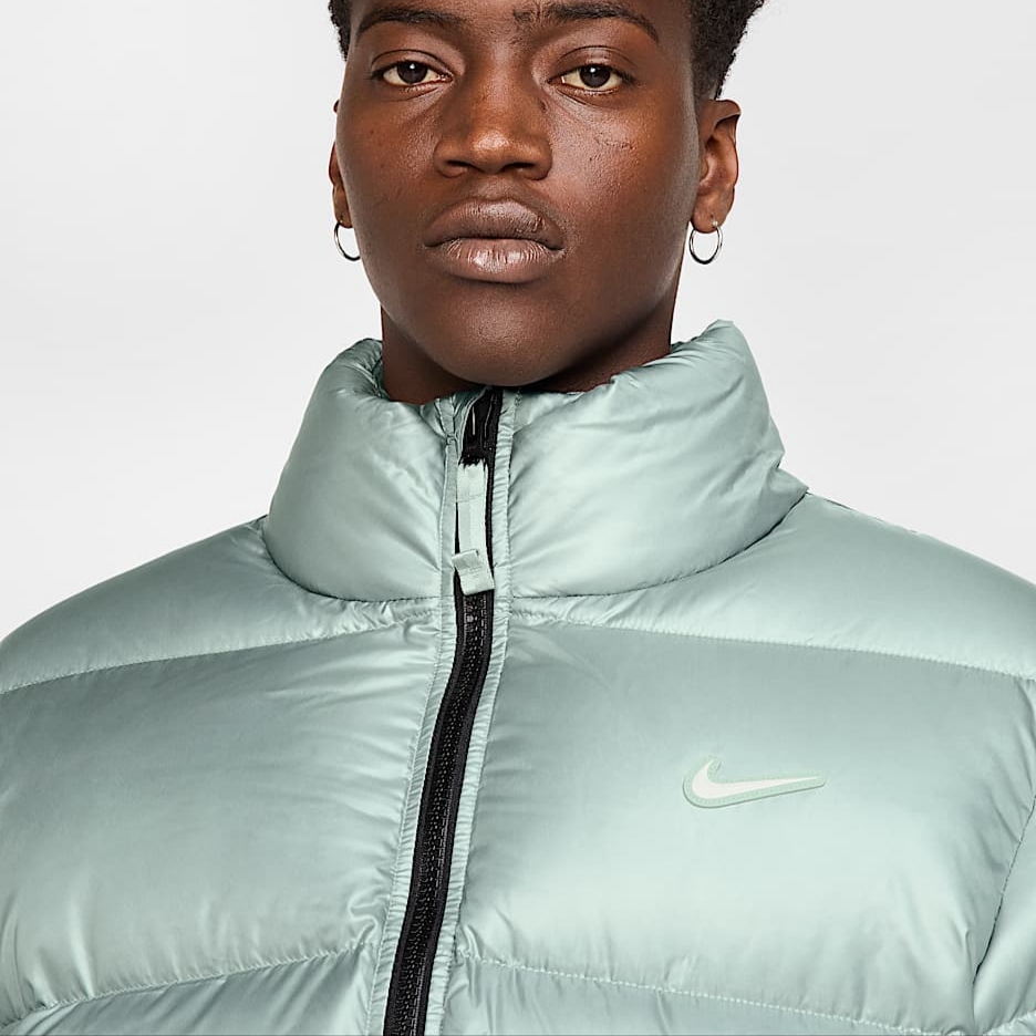 Nike x Drake Nocta Sunset Puffer Jacket Mica Green Cyber (FN8196-330) 착용 스타일 - 4