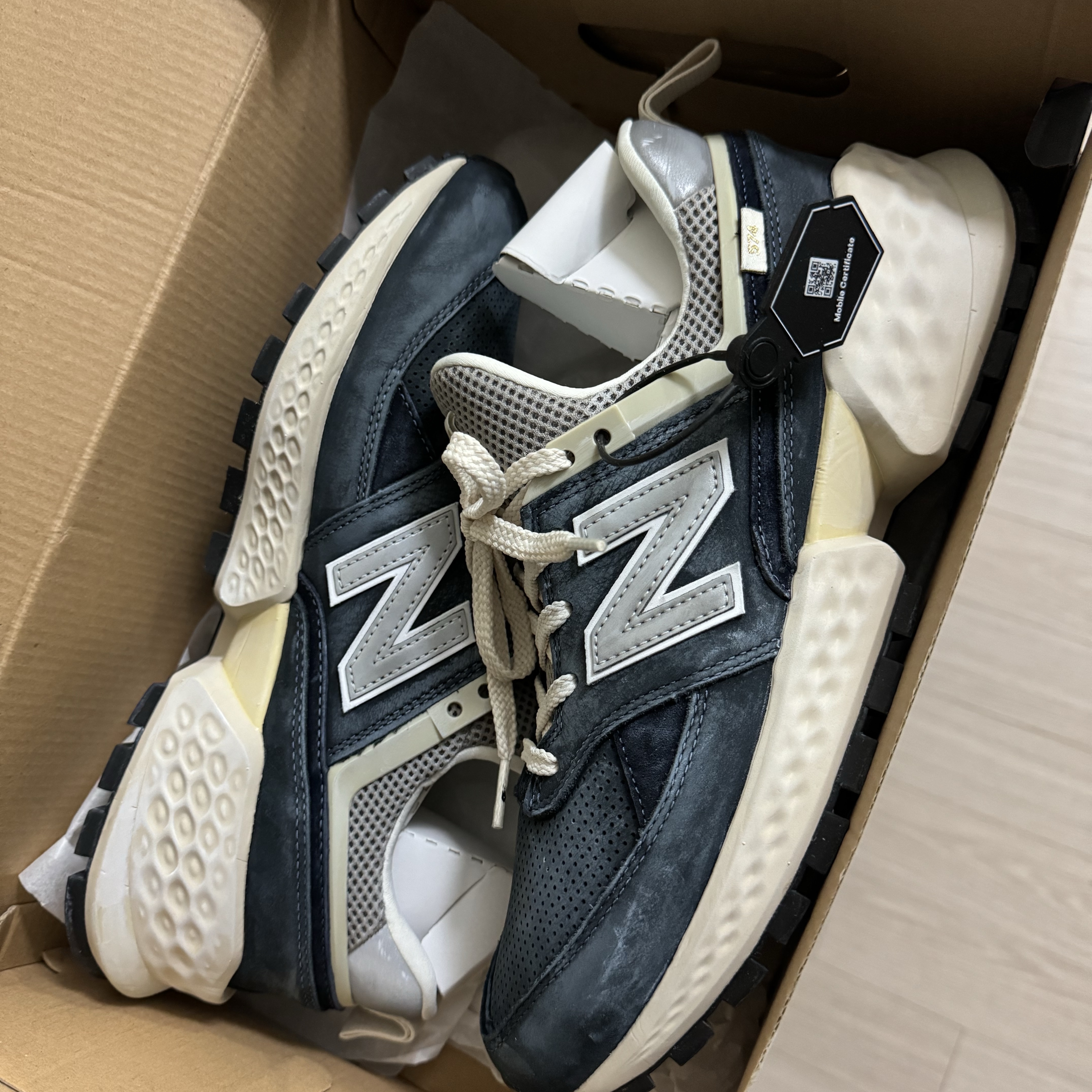 New Balance 574v2 Sport Vintage Navy, New Balance 574v2 Sport Vintage Grey 착용 스타일