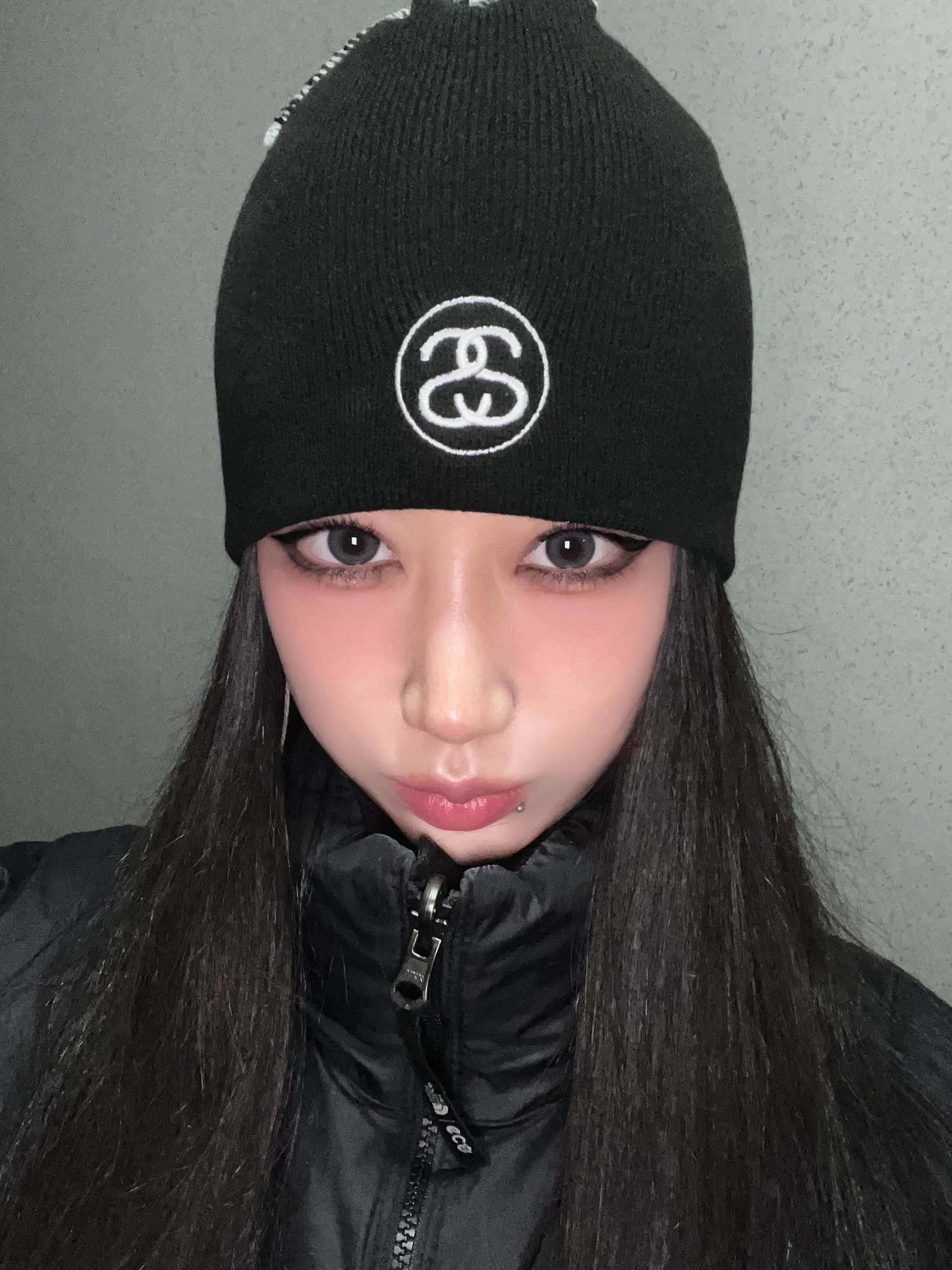Stussy Exposed Stitch Skullcap Black, The North Face 1996 Eco Nuptse Jacket Black 착용 스타일