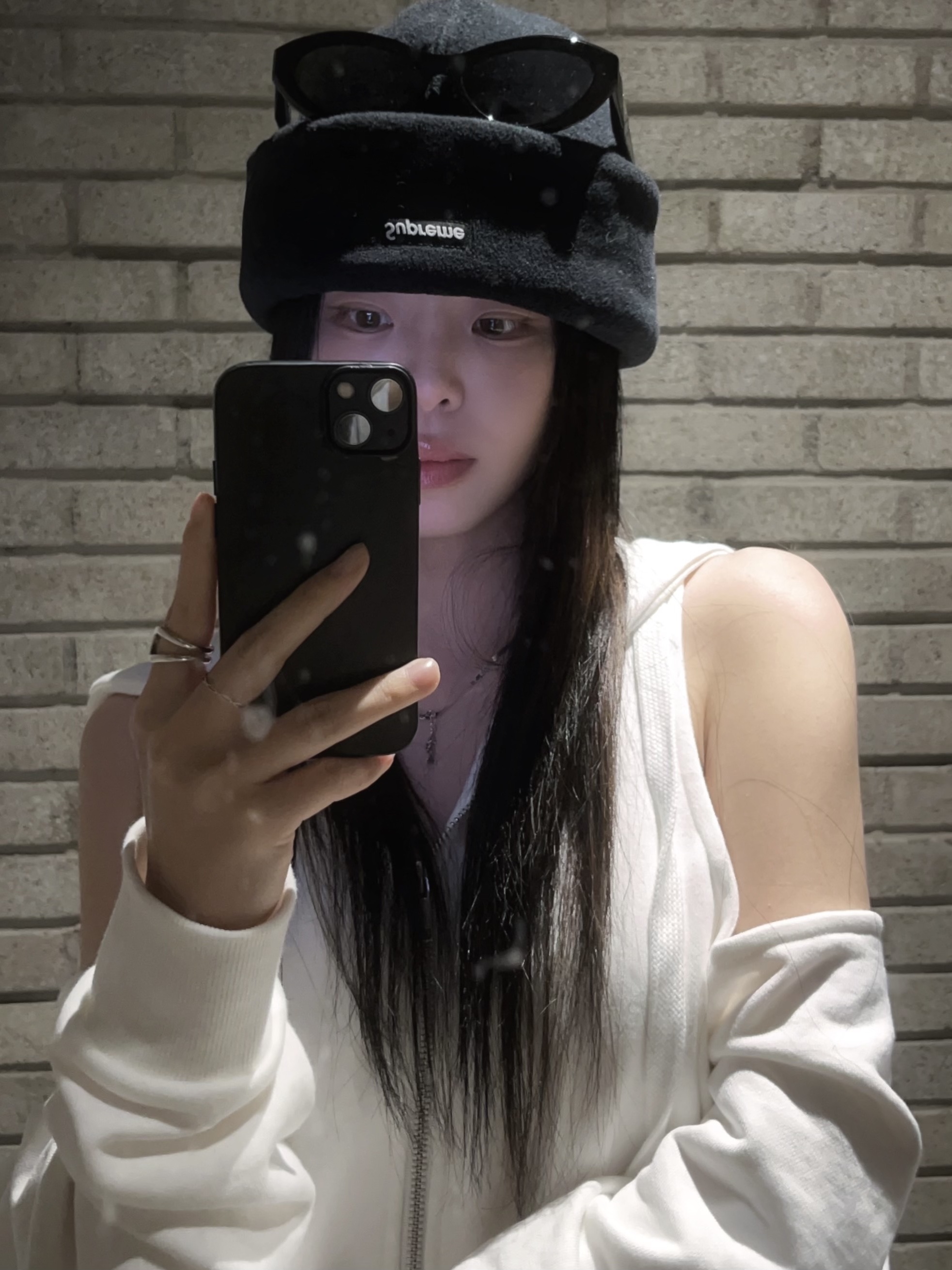 Supreme Polartec Beanie Black - 23FW, Prada Symbole Sunglasses Slate Gray Lenses Alternative fit 착용 스타일 - 1