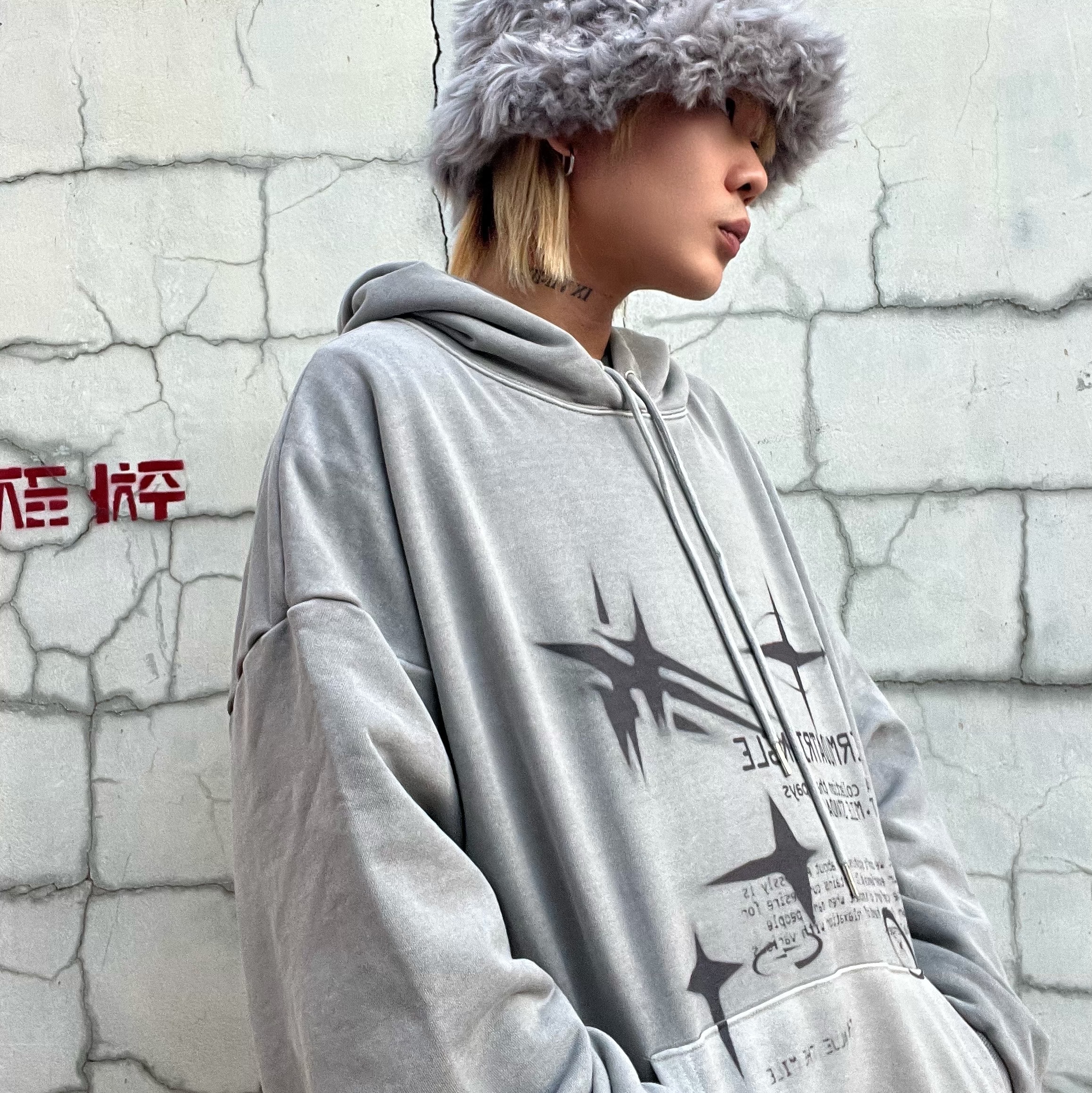 Balenciaga 10XL Sneakers White Grey Silver Black 착용 스타일 - 2