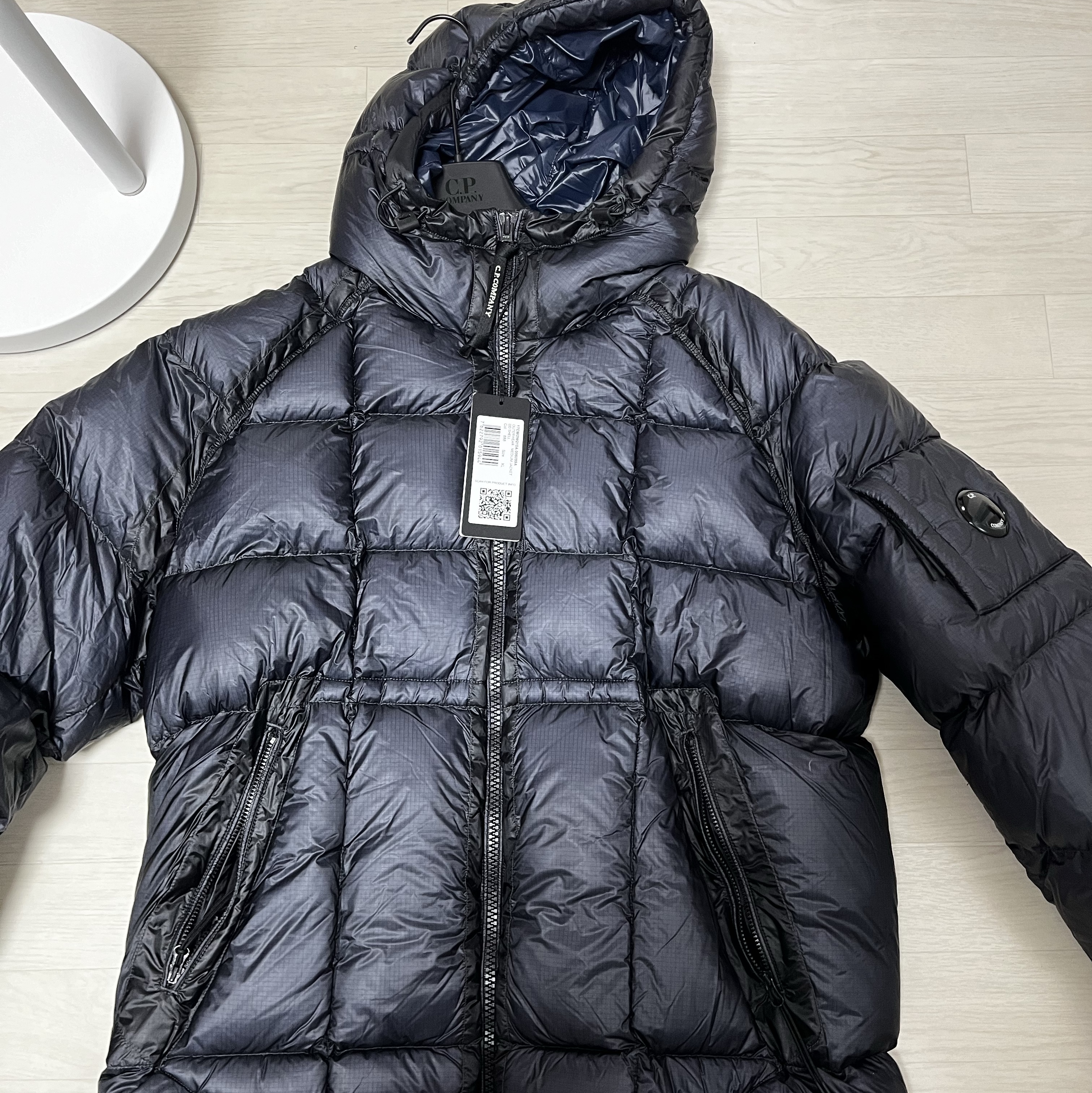 C.P. Company D.D. Shell Hooded Medium Down Jacket Black - 24FW 착용 스타일