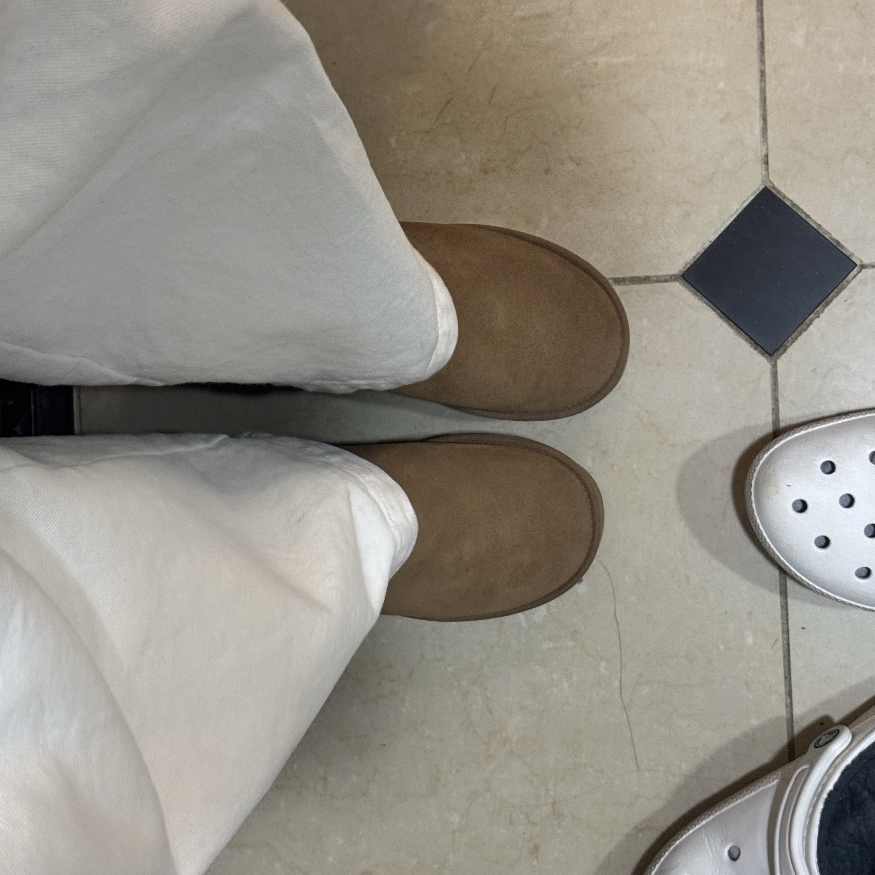 (W) UGG Classic Ultra Mini Platform Boots Chestnut 착용 스타일 - 3