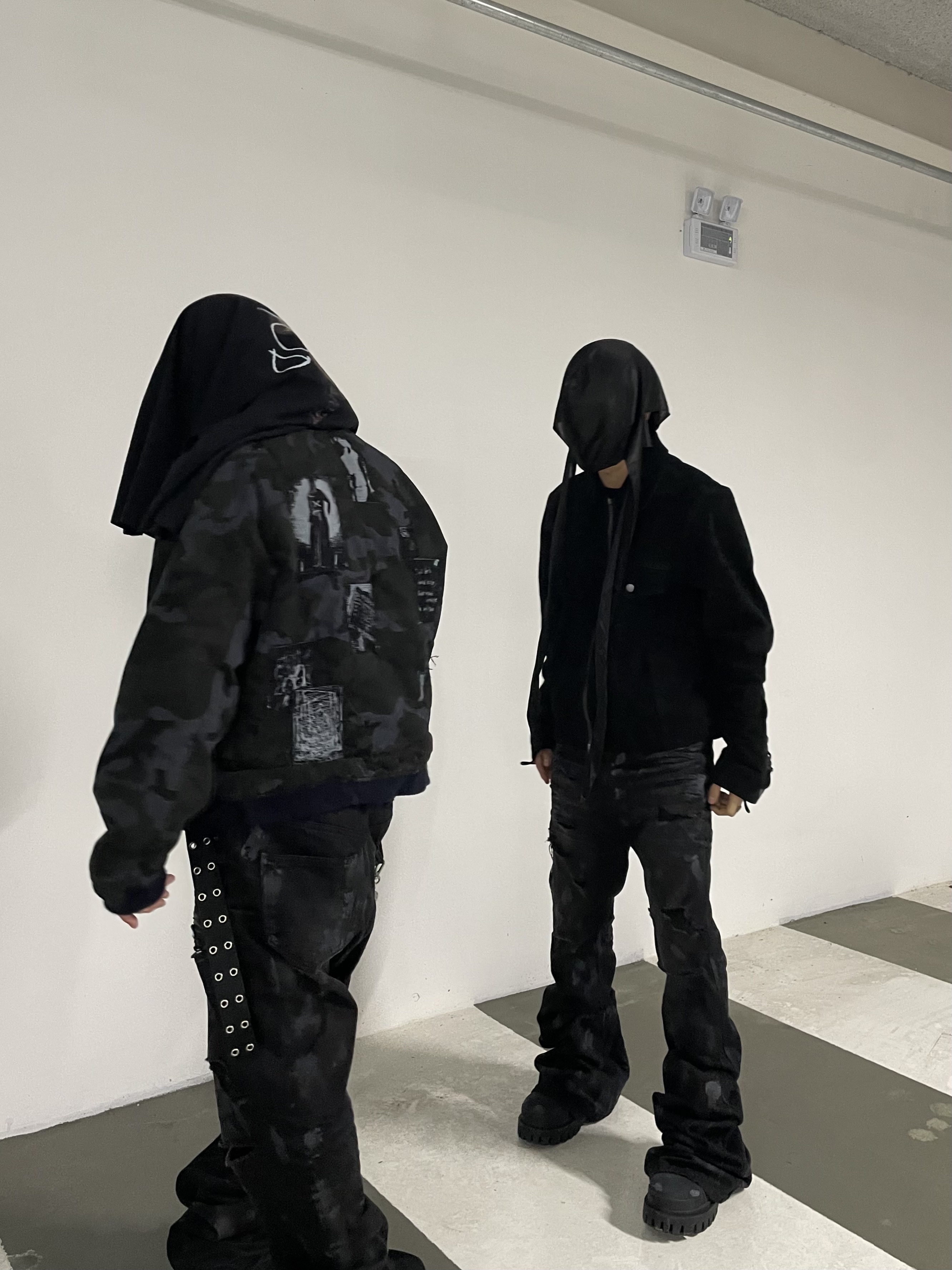 Balenciaga Combat Strike 20mm Boots Black, Balenciaga 10XL Sneakers Black 착용 스타일 - 9