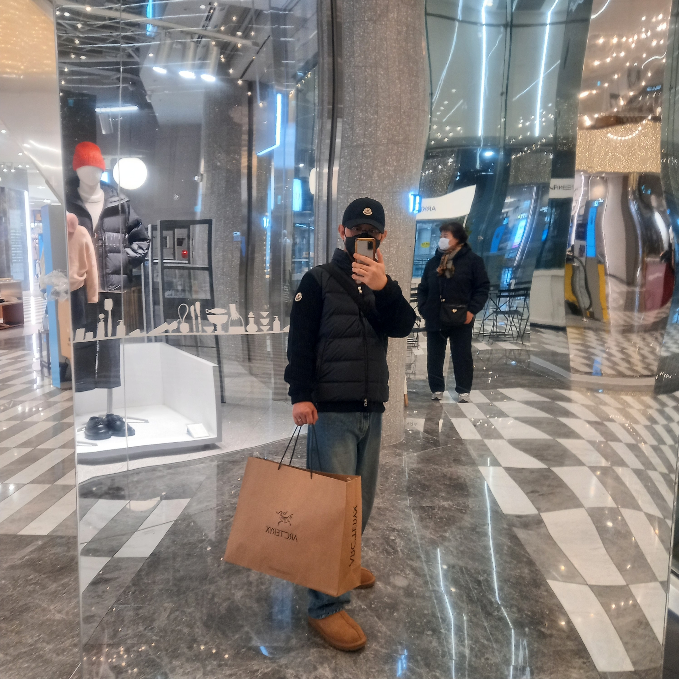 Moncler Padded Wool Zip-Up Hoodie Black - 24FW, UGG Neuman Chestnut 착용 스타일 - 1