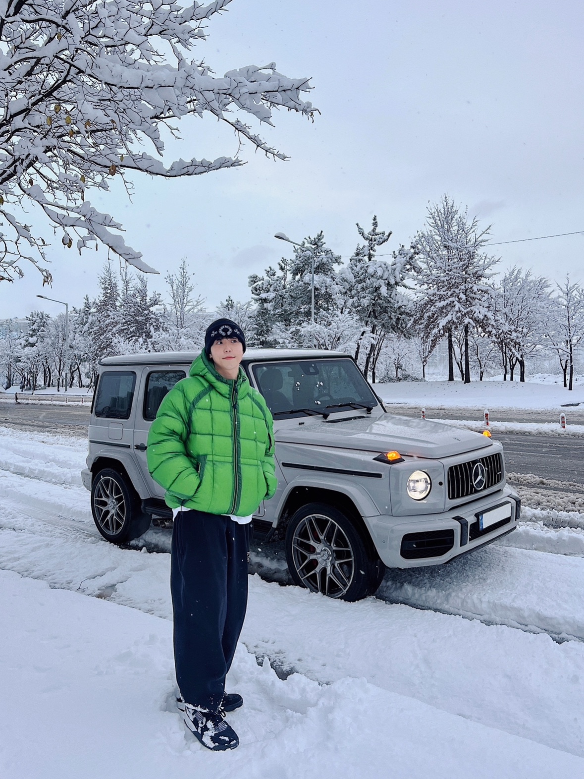 C.P. Company D.D. Shell Hooded Down Jacket Classic Green - 23FW, Jordan 4 Retro White Thunder 착용 스타일 - 1