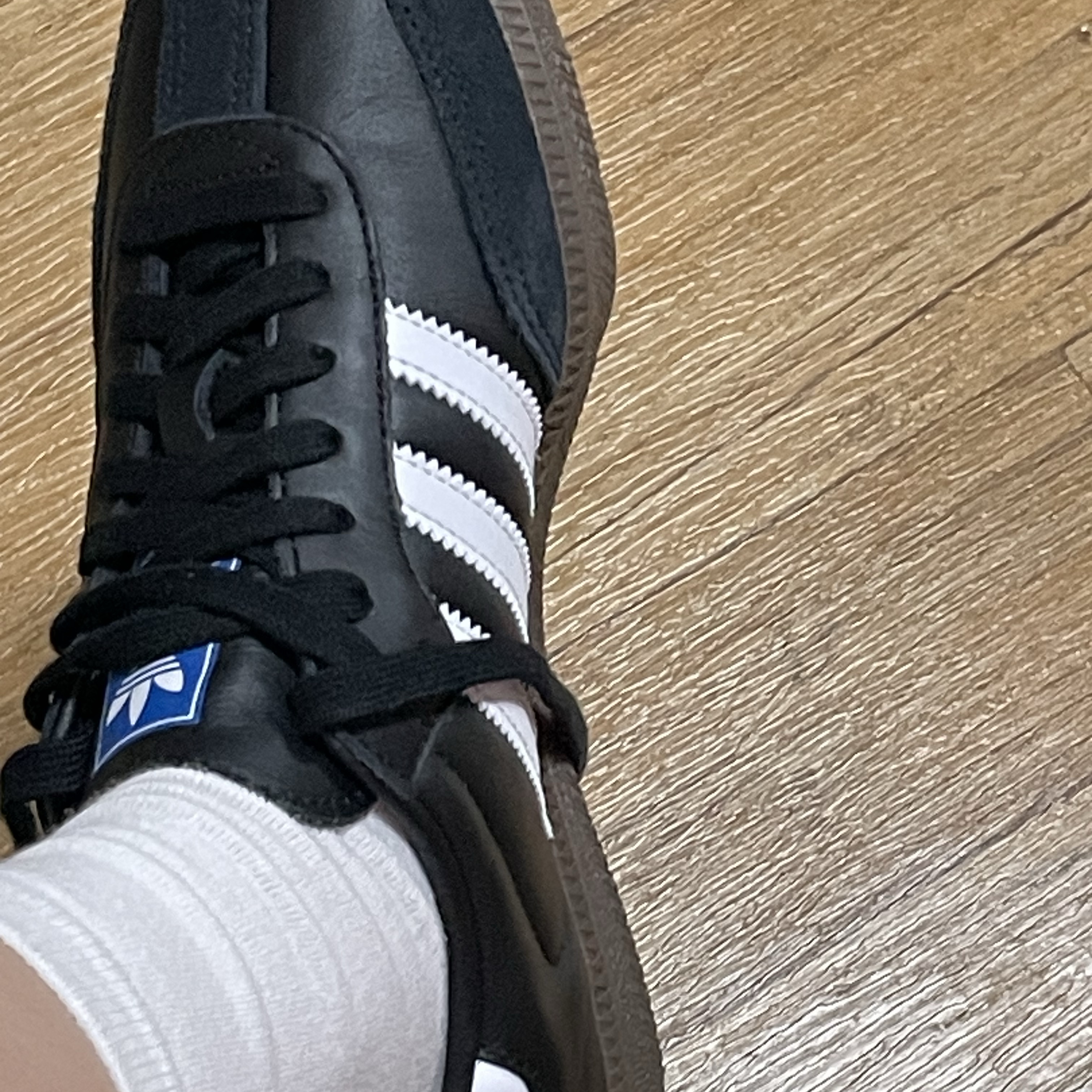 Adidas Samba OG Black White Gum 착용 스타일