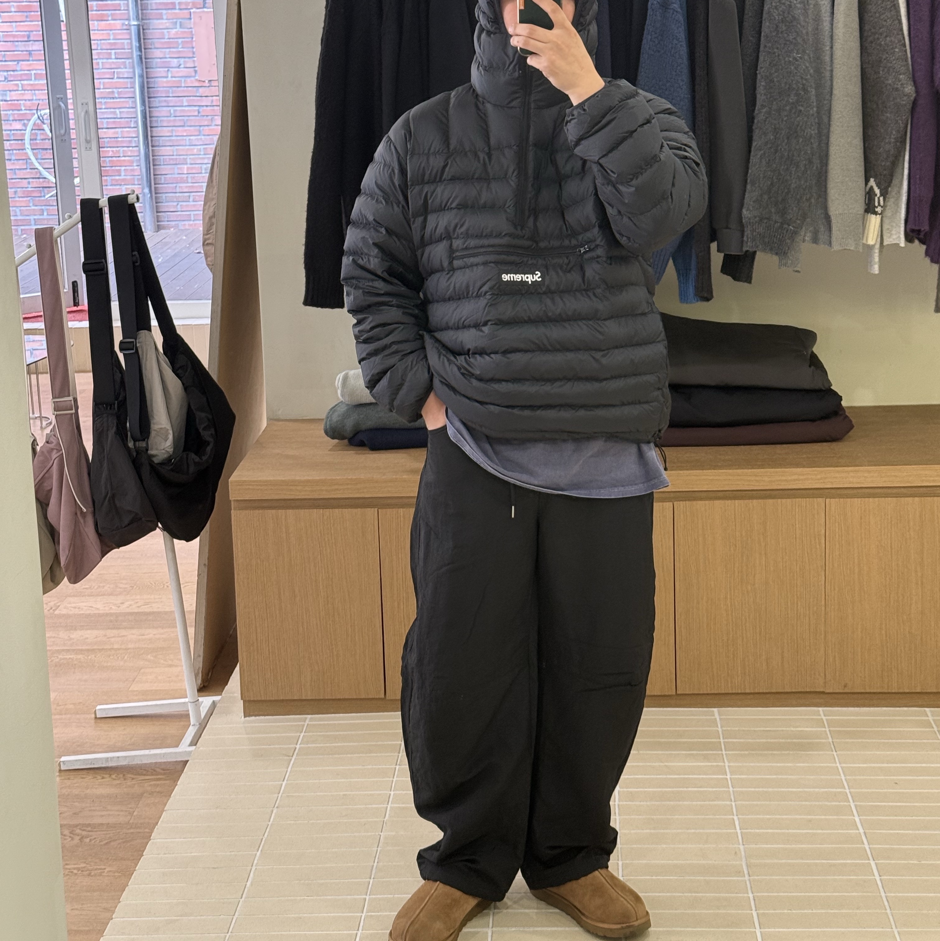 Supreme Micro Down Half Zip Hooded Pullover Black - 24FW, UGG Tasman Slipper Chestnut 착용 스타일