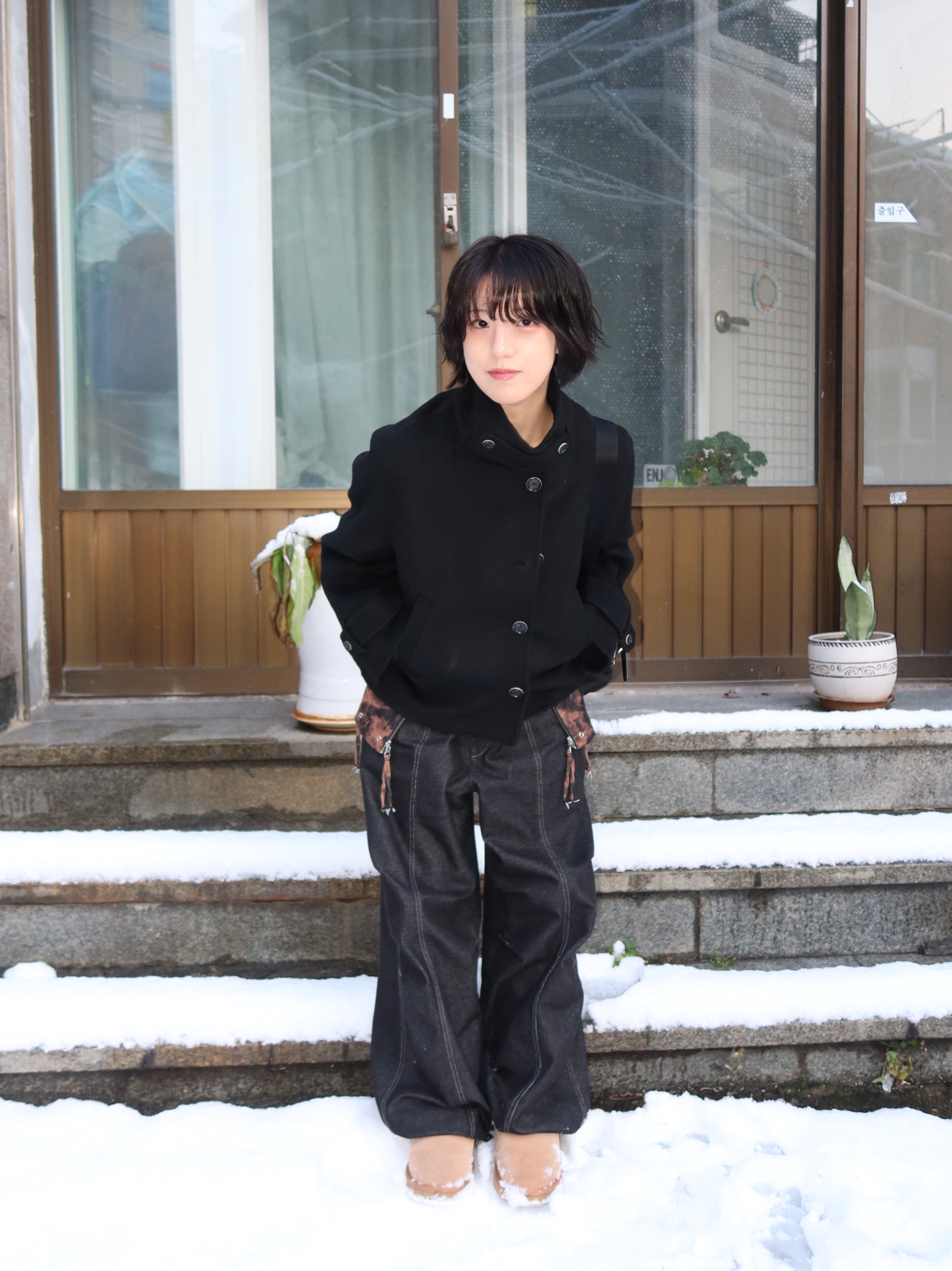 Prada Re-Nylon Small Backpack Black 착용 스타일
