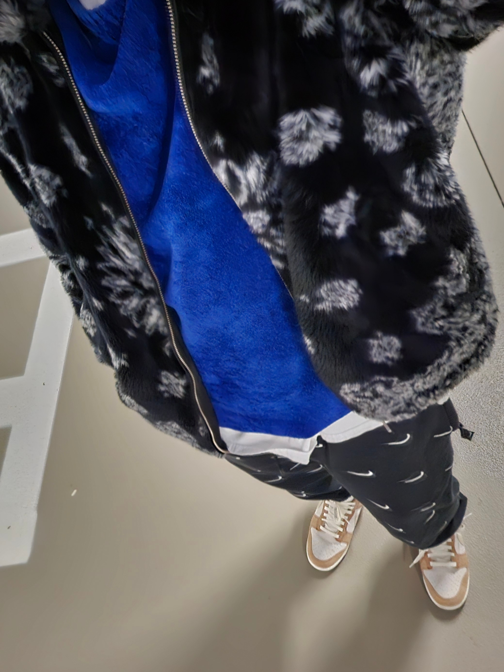 Nike Dunk Low Pro Premium Medium Curry, Supreme Bandana Faux Fur Bomber Jacket Black - 21SS 착용 스타일 - 5