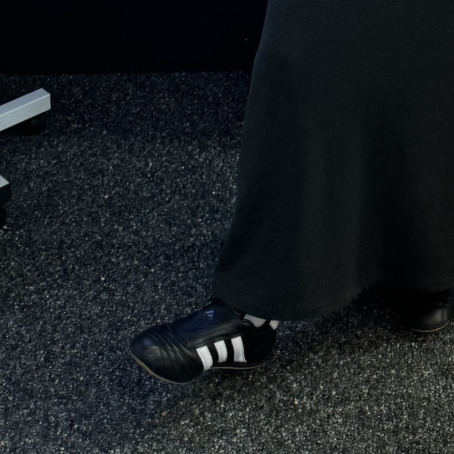(W) Adidas Taekwondo Core Black Cloud White 착용 스타일 - 2